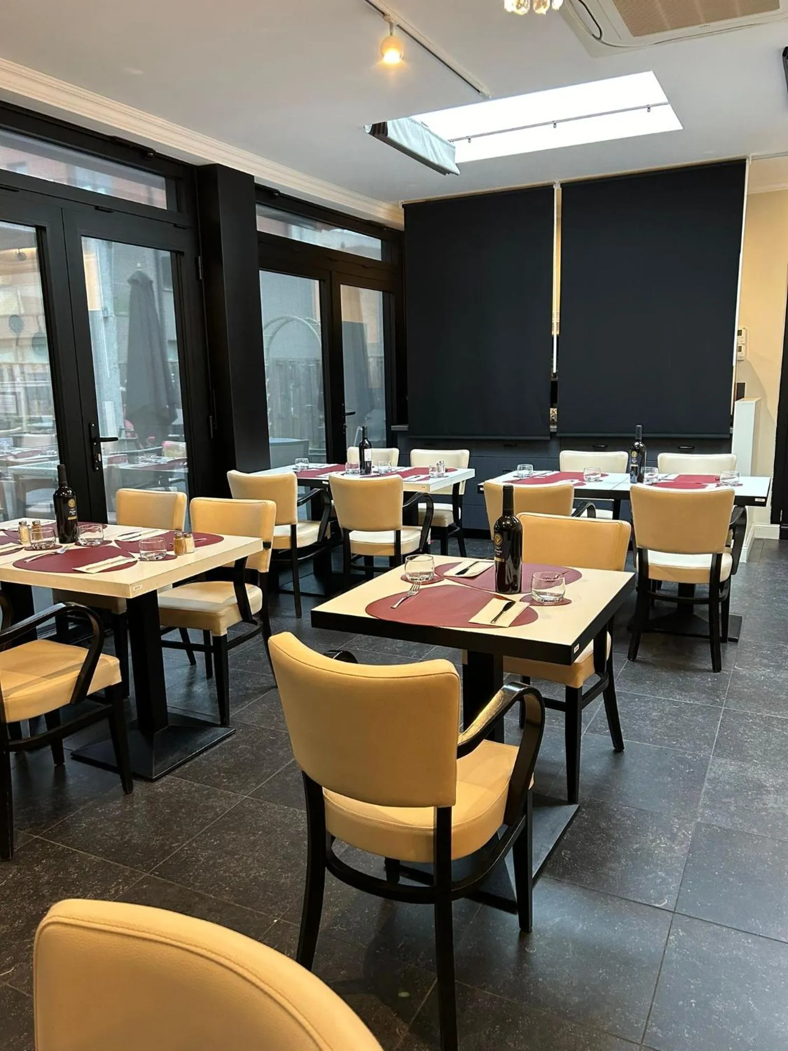 Restaurant/places to eat in Hotel Taormina Brussels Airport