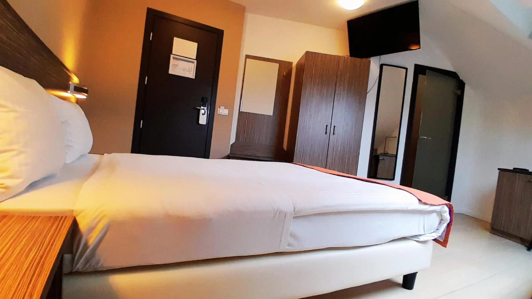 Bed in Hotel Taormina Brussels Airport