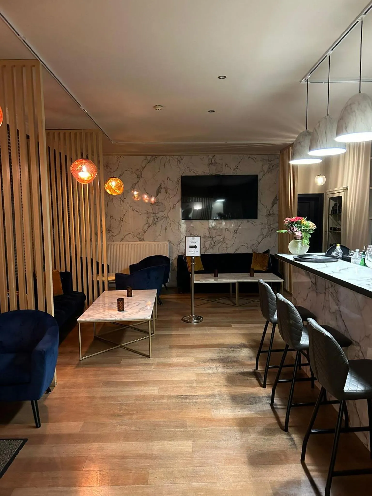 Restaurant/places to eat in Hotel Taormina Brussels Airport