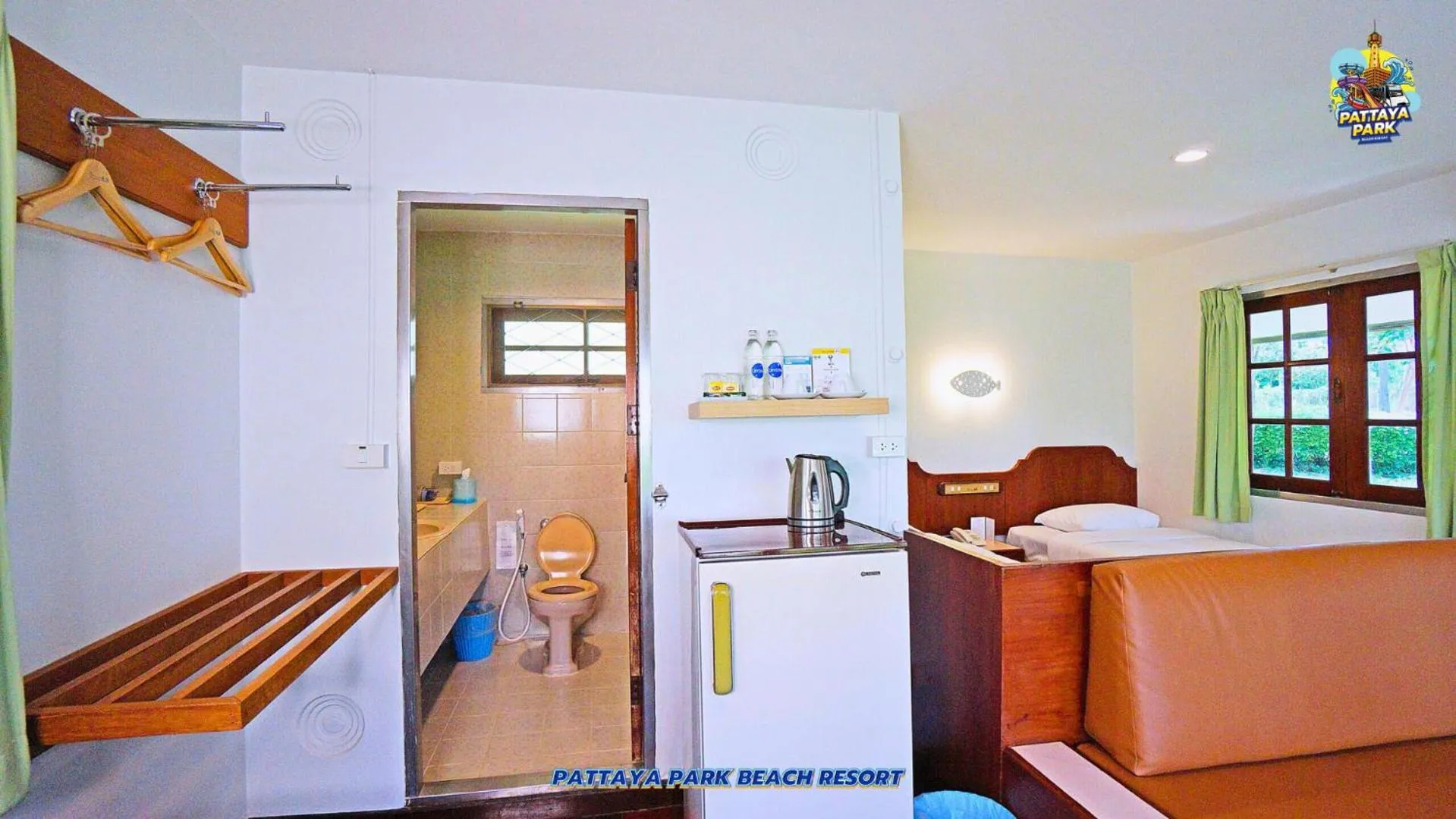 Bed in Pattaya Park Beach Resort