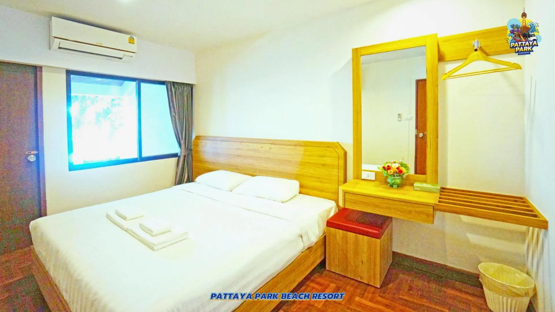 Bedroom, Bed in Pattaya Park Beach Resort