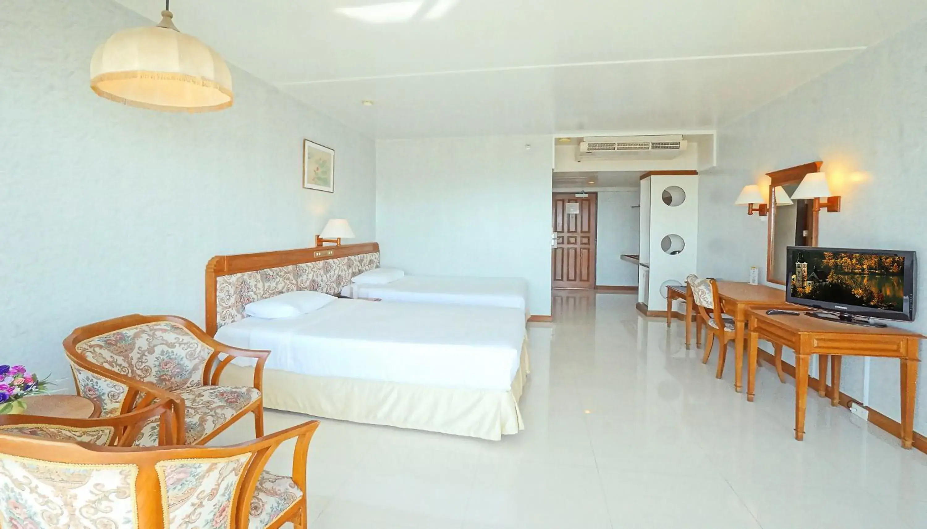 Superior Double Room with Two Double Beds in Pattaya Park Beach Resort Superior Double Room with Two Double Beds in Pattaya Park Beach Resort