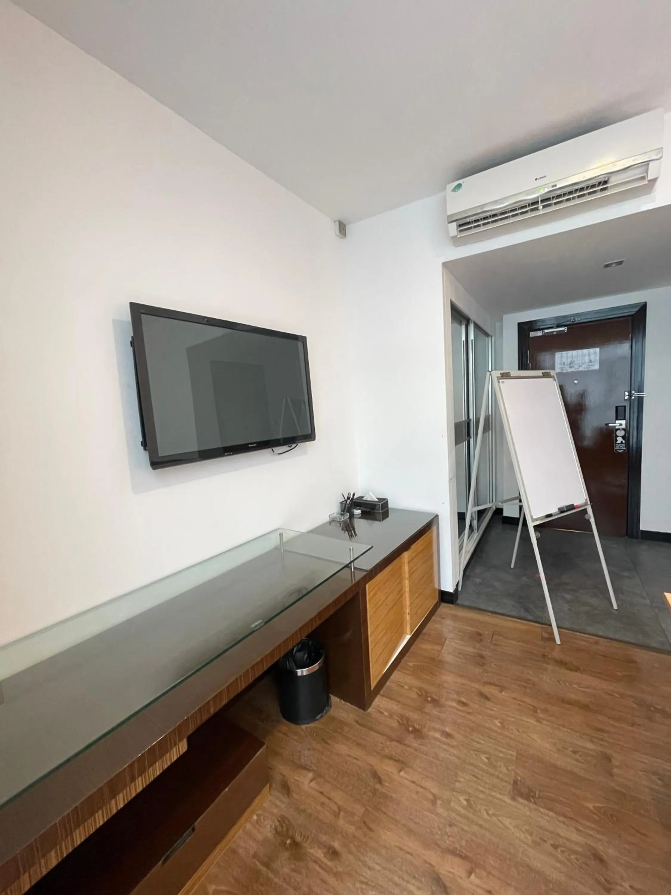 Meeting/conference room in New World Express Motel