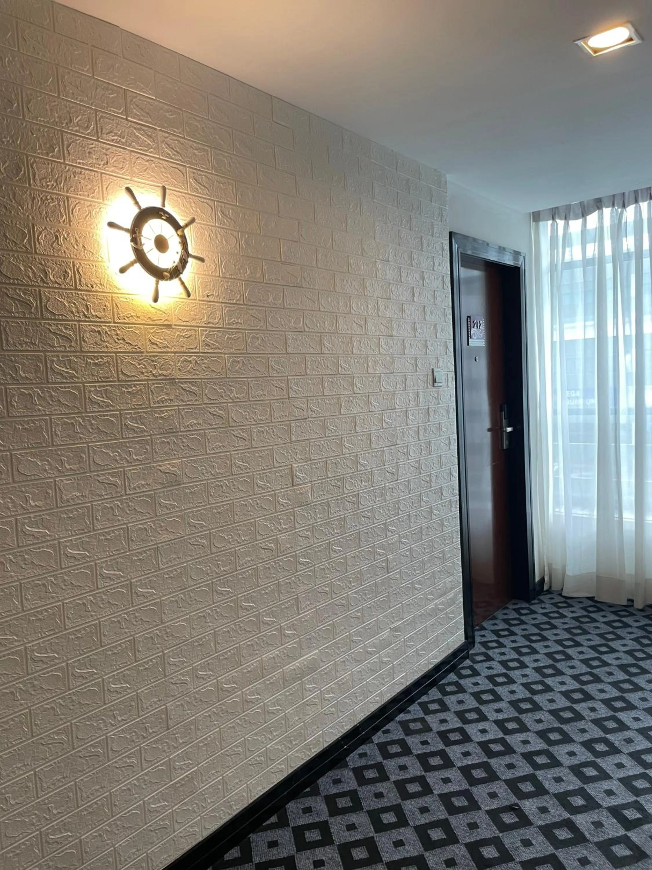 Decorative detail in New World Express Motel