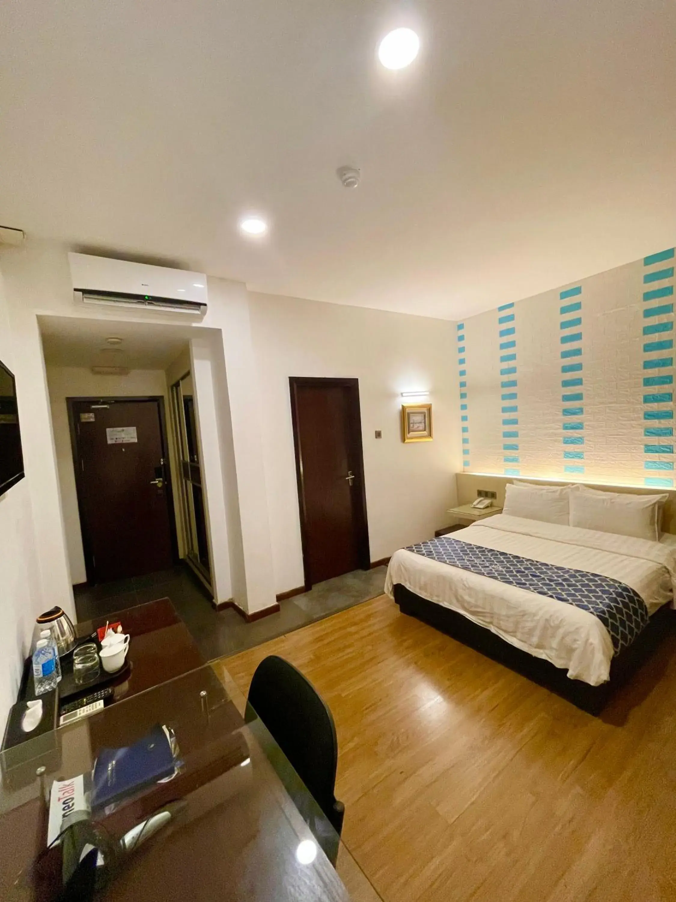 Standard Double Room in New World Express Motel Standard Double Room in New World Express Motel