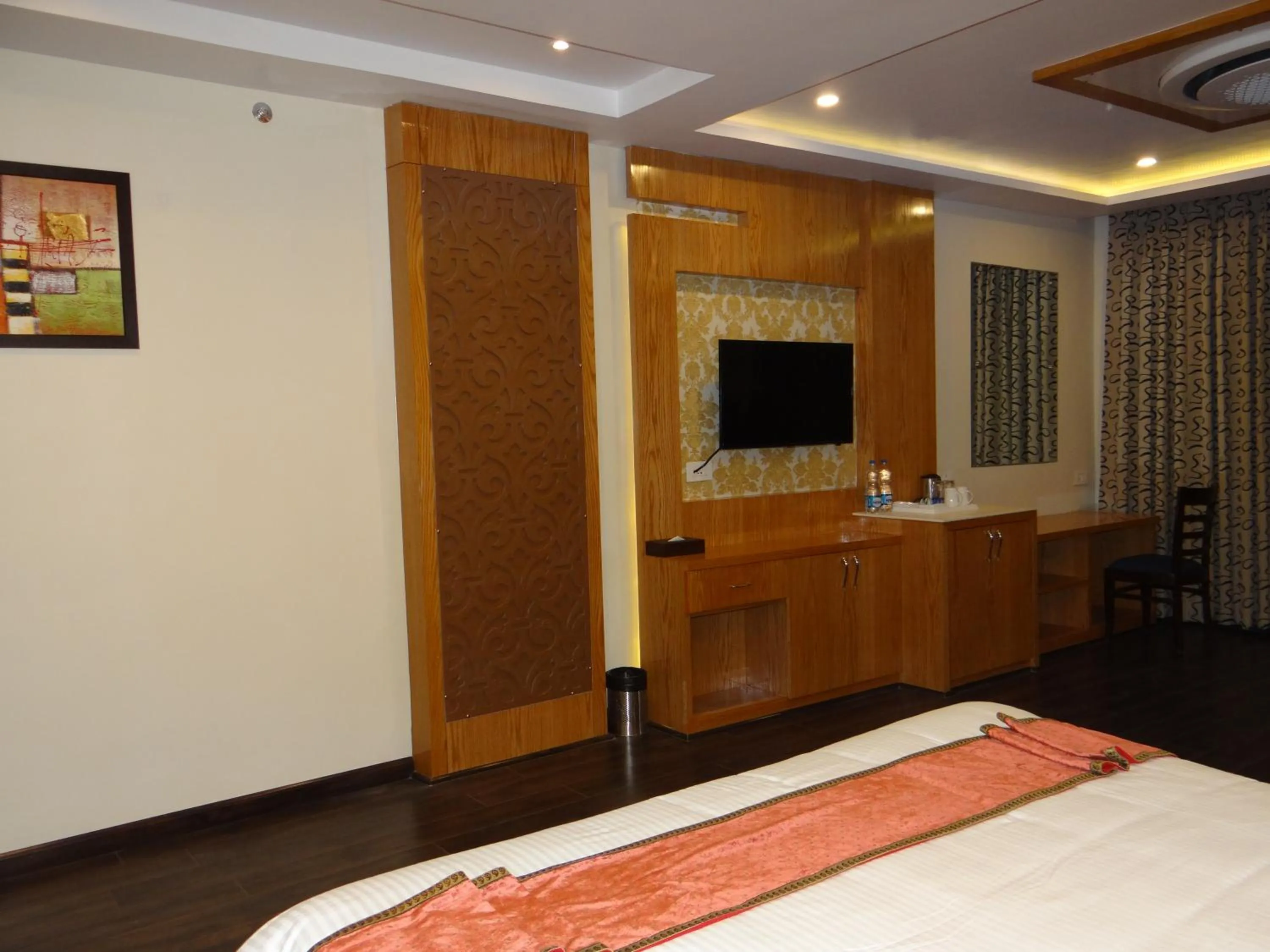 Bed in Hotel Tridev