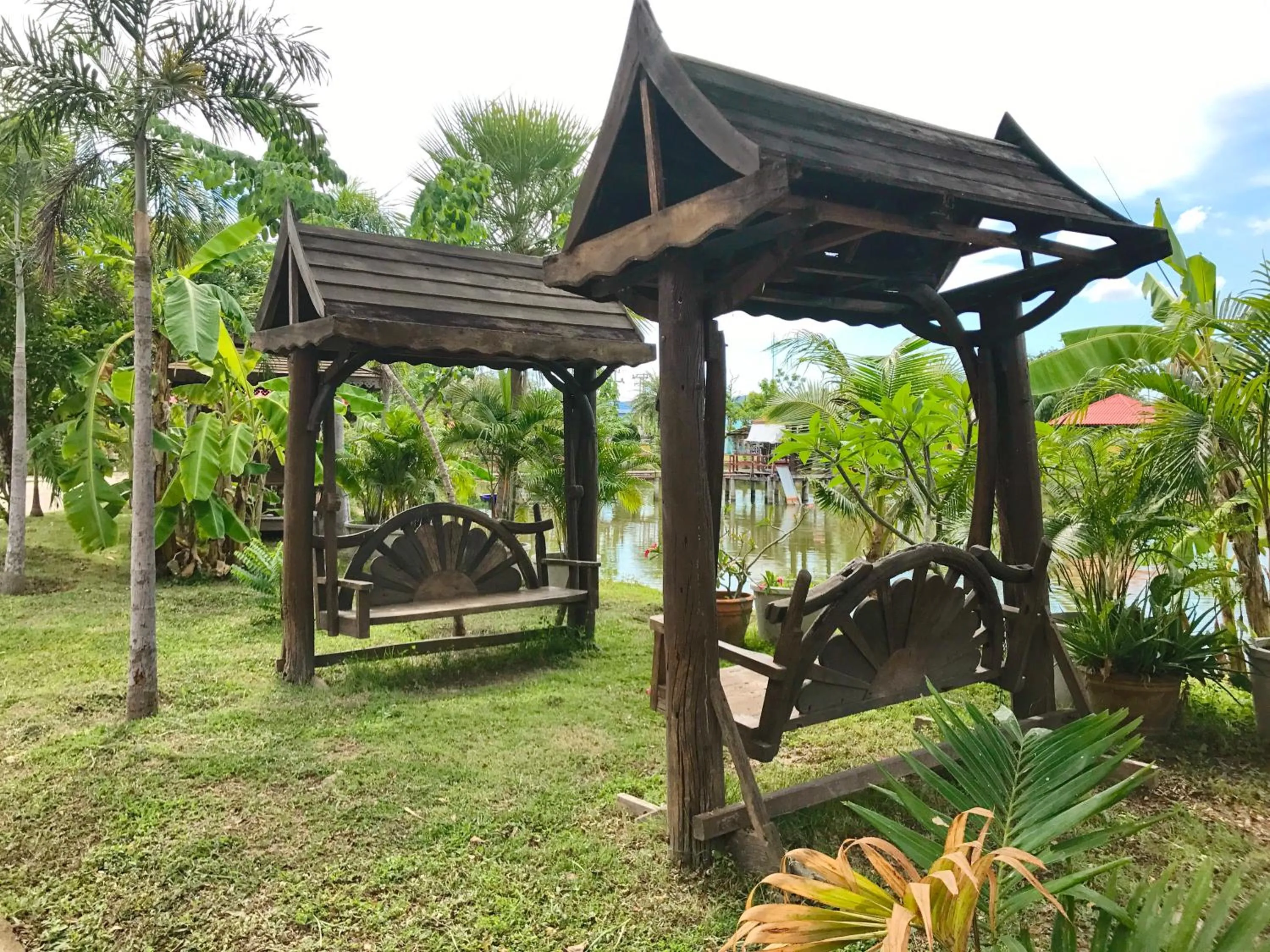 Garden in Khwanruen Fishing Resort