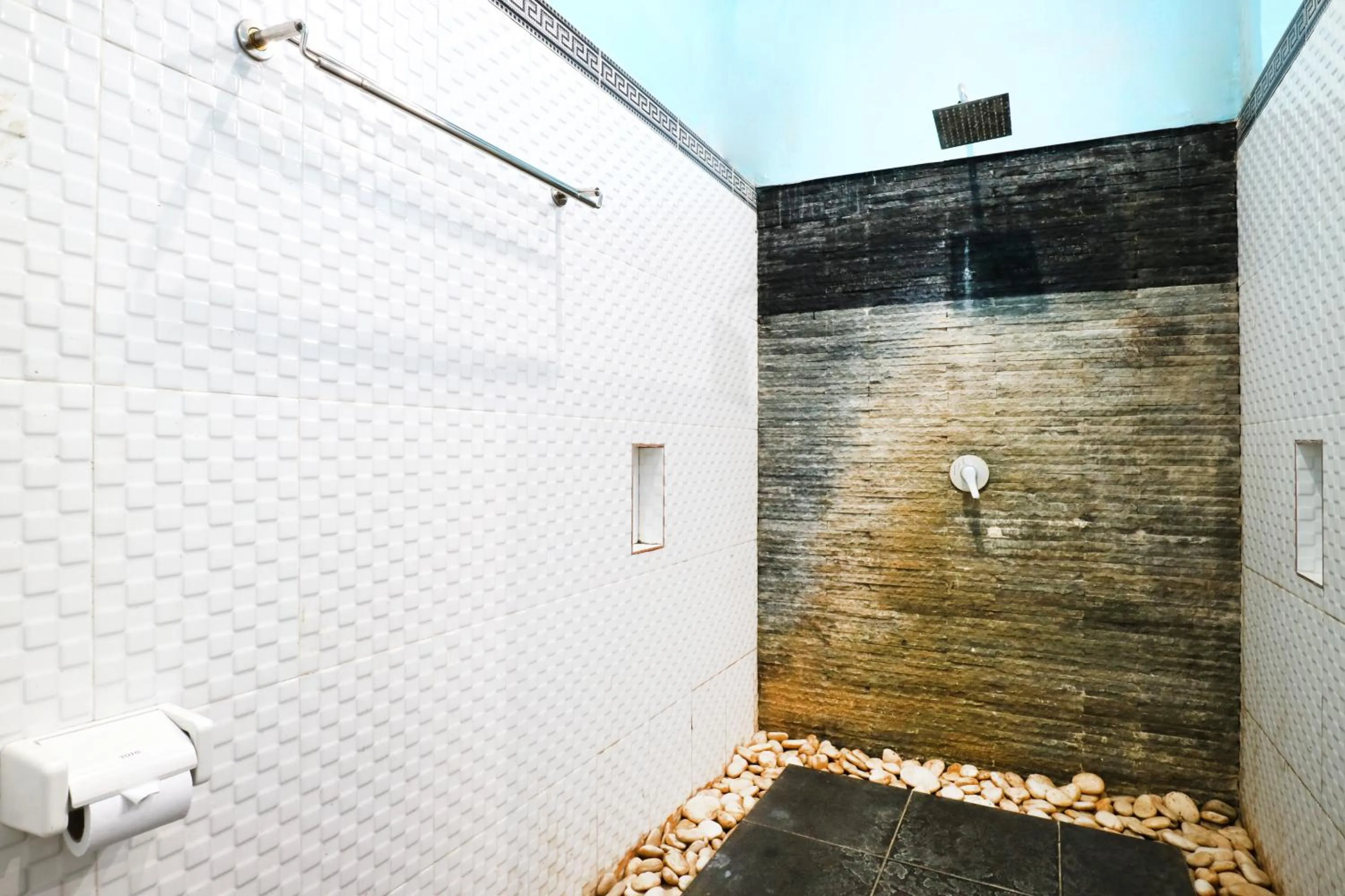 Shower in New Ubud Hostel