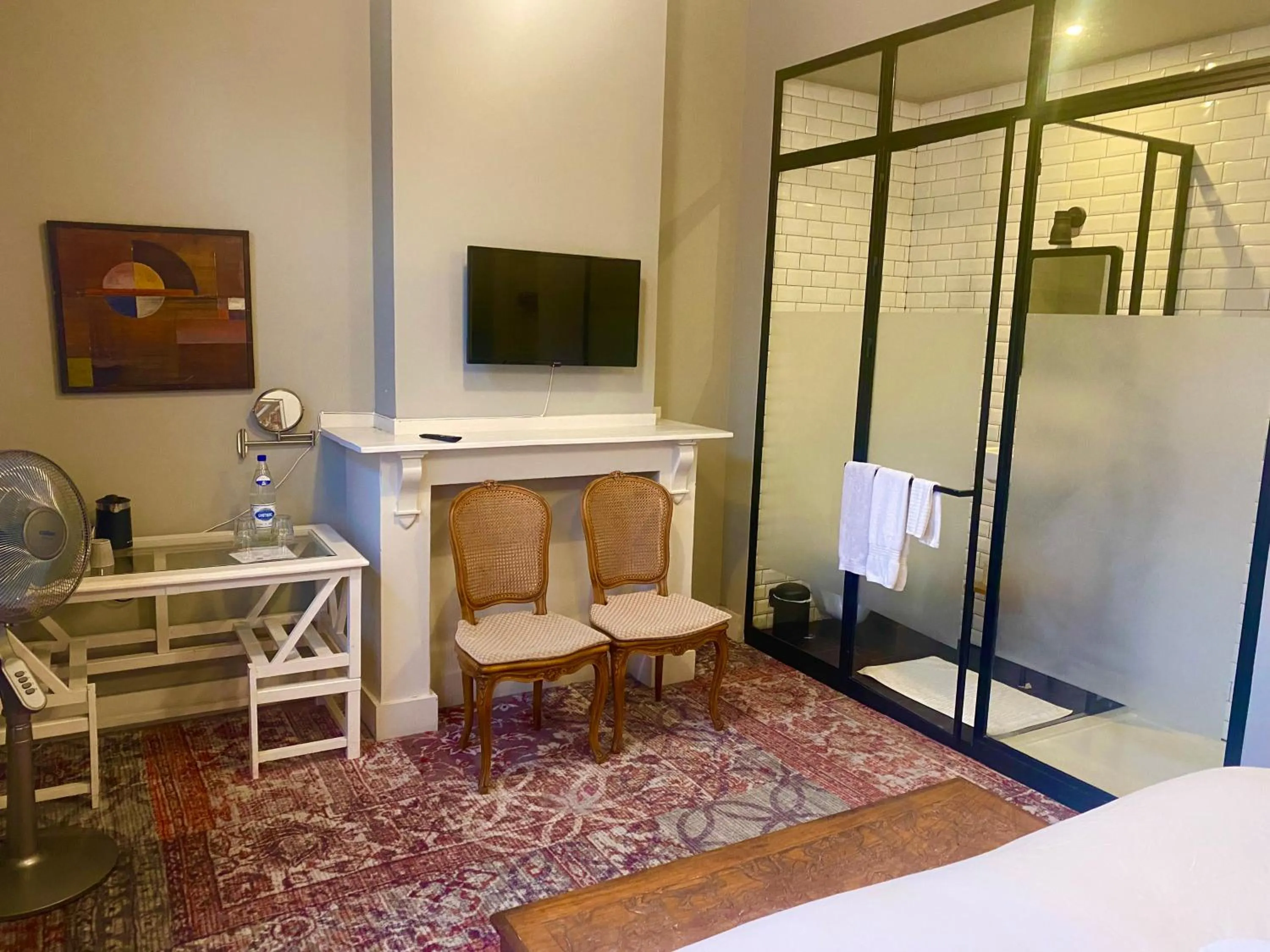 TV and multimedia in Simone's Kitchen B&B