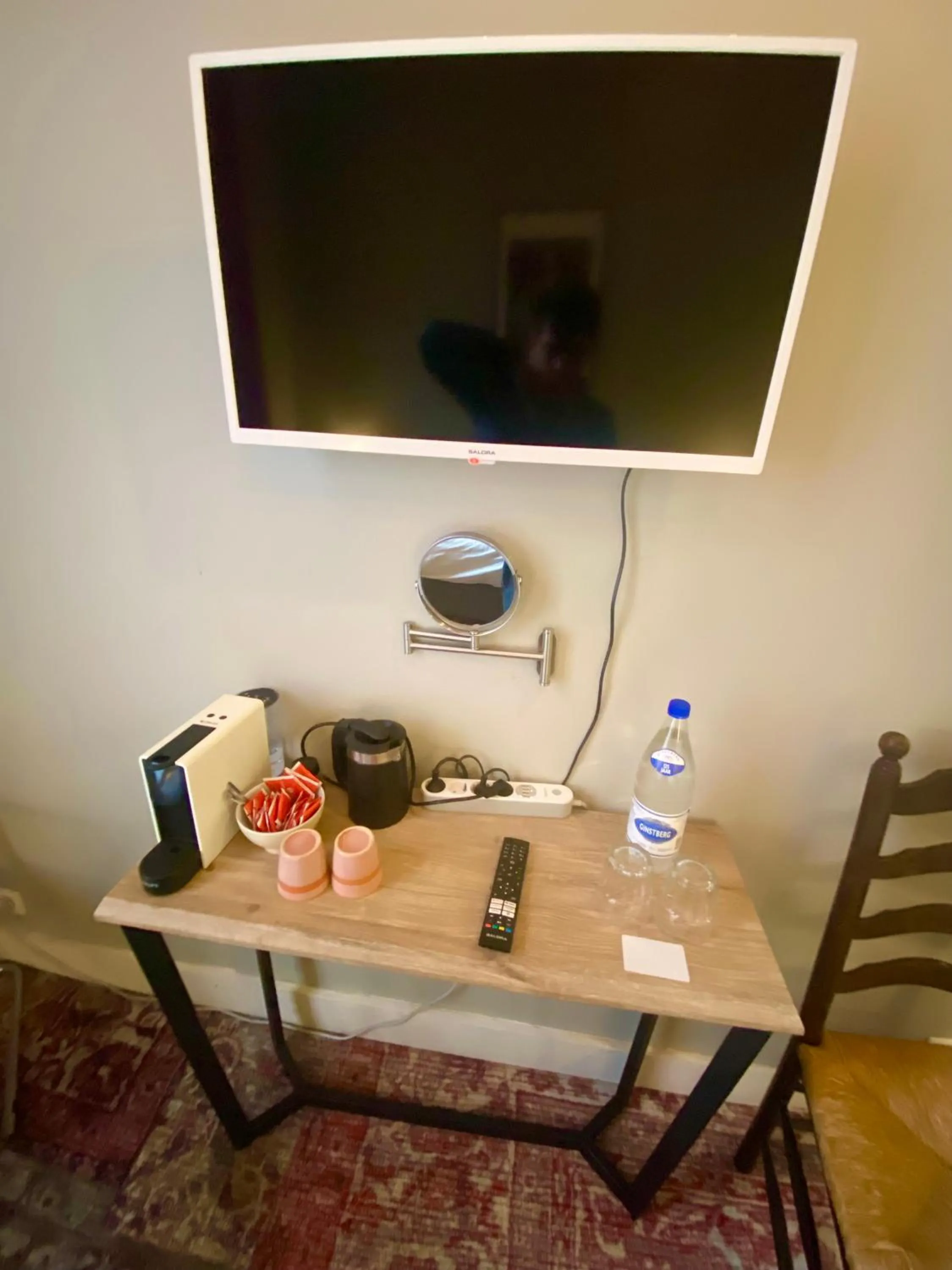 TV and multimedia in Simone's Kitchen B&B