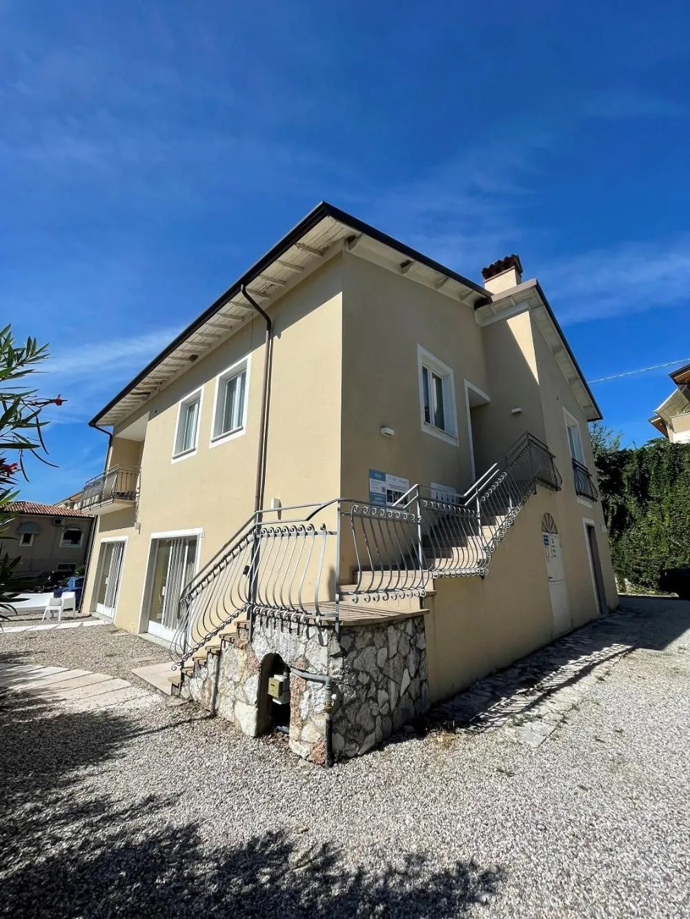 Property building in Hotel Al Sole Bardolino