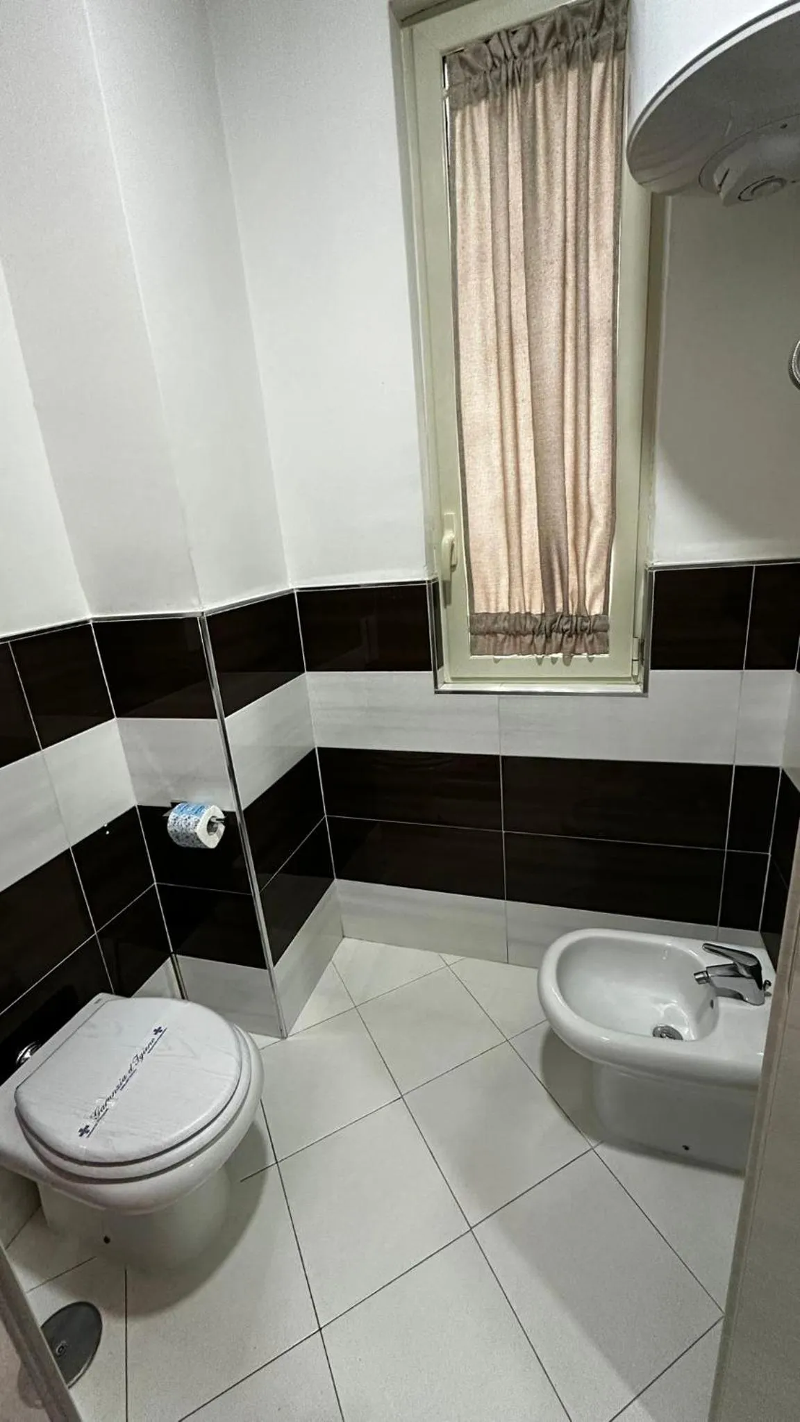 Toilet in Napoli Relais