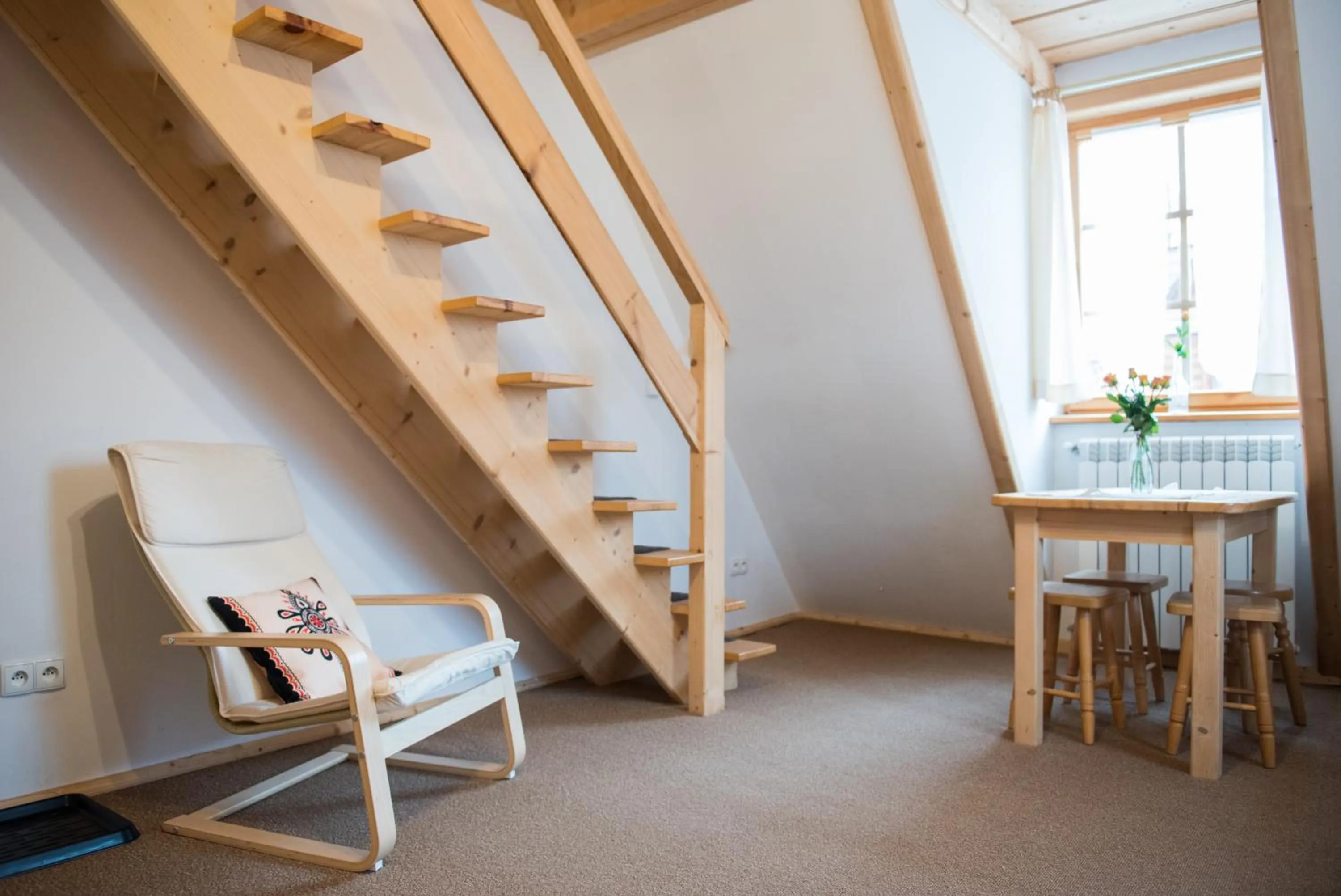 Photo of the whole room in Willa Jedlicka