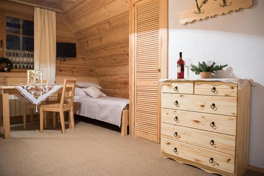 Photo of the whole room, Bed in Willa Jedlicka