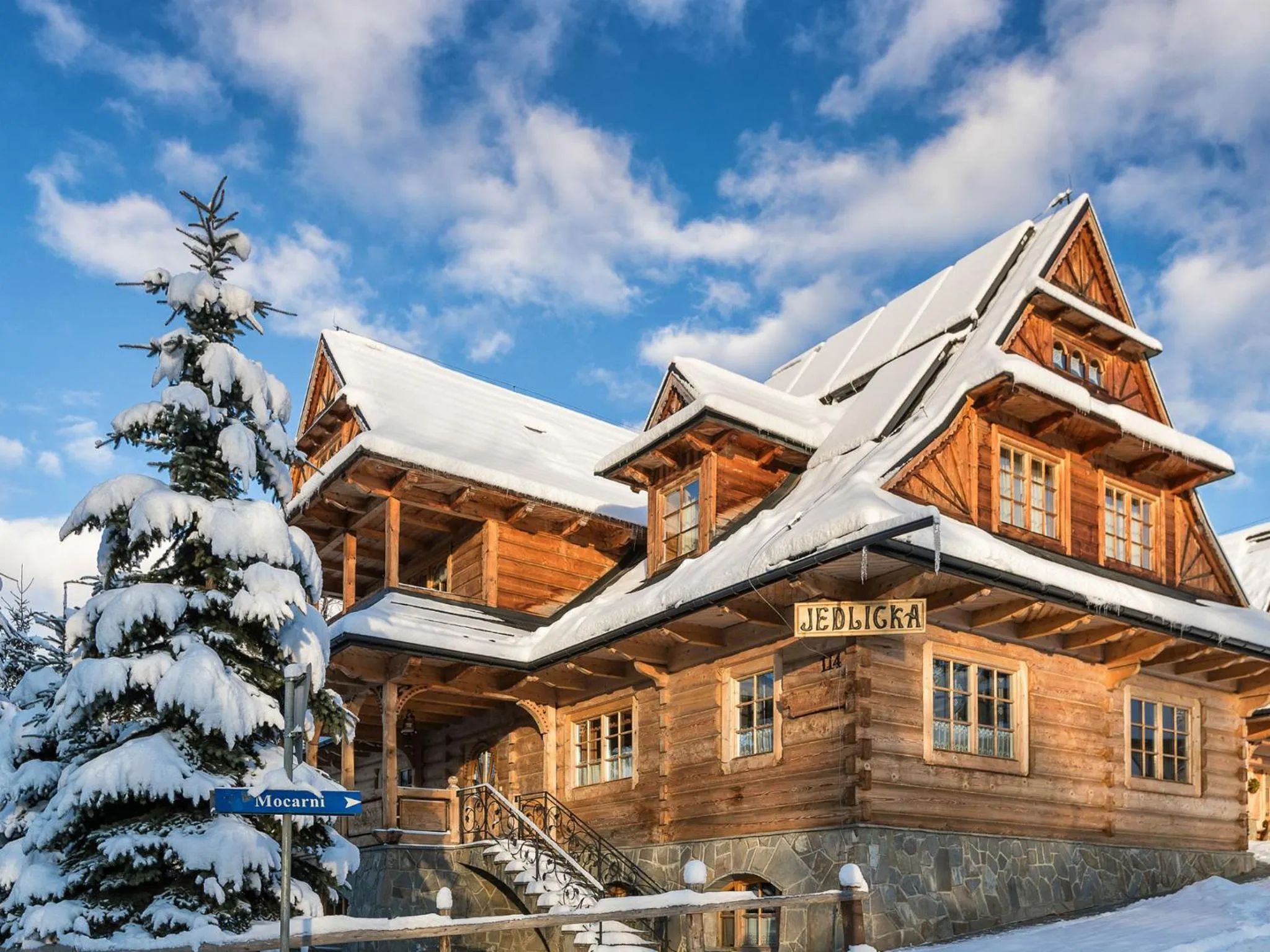 Property building in Willa Jedlicka