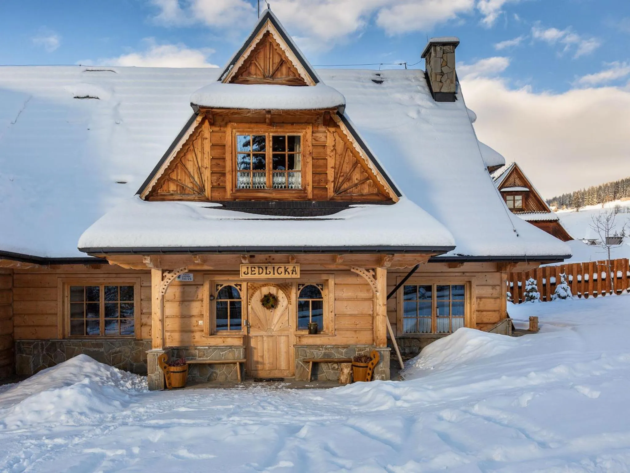 Property building in Willa Jedlicka