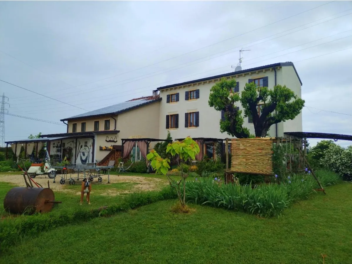 Property building in Ca' Blanca