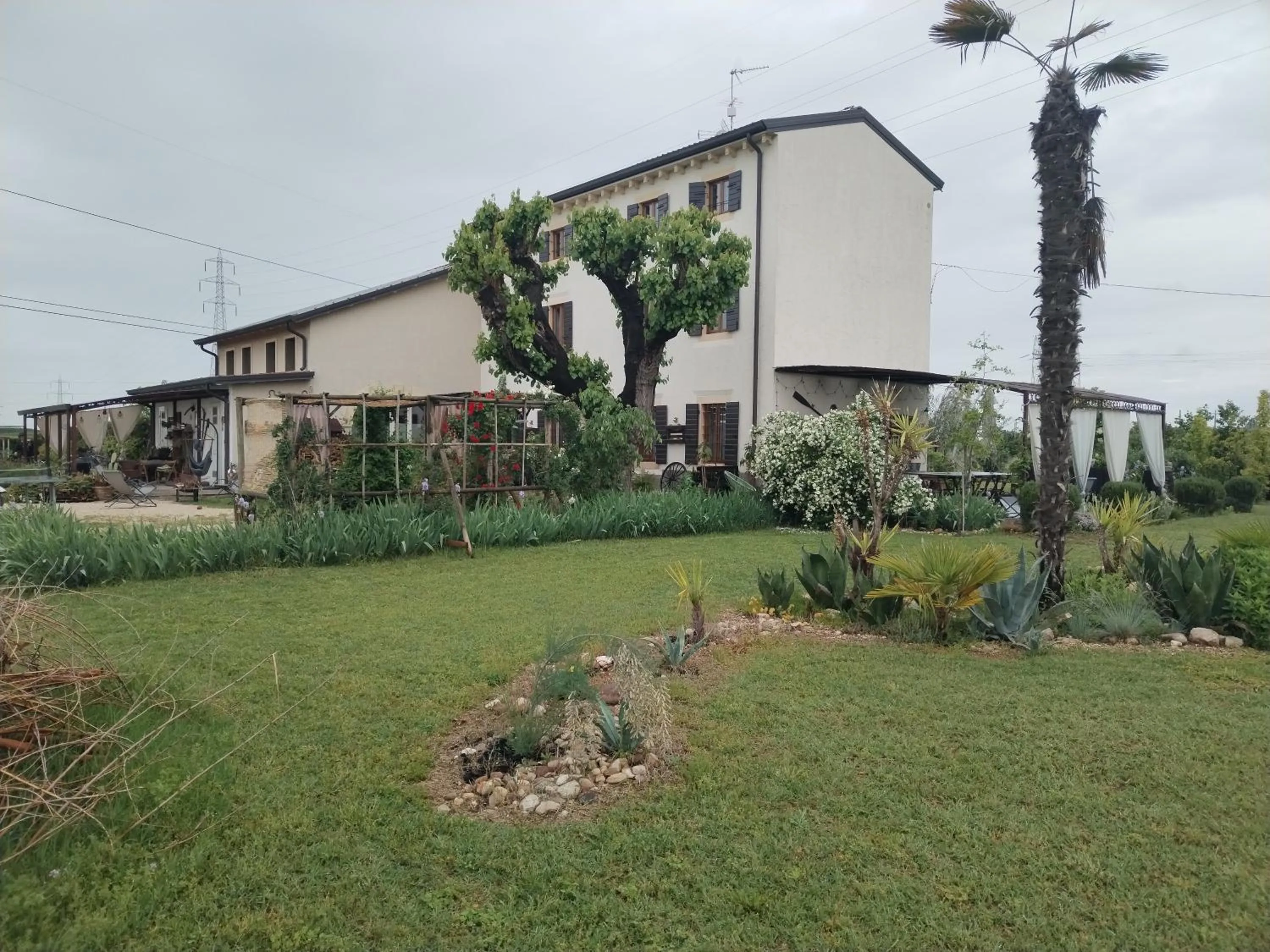 Property building in Ca' Blanca