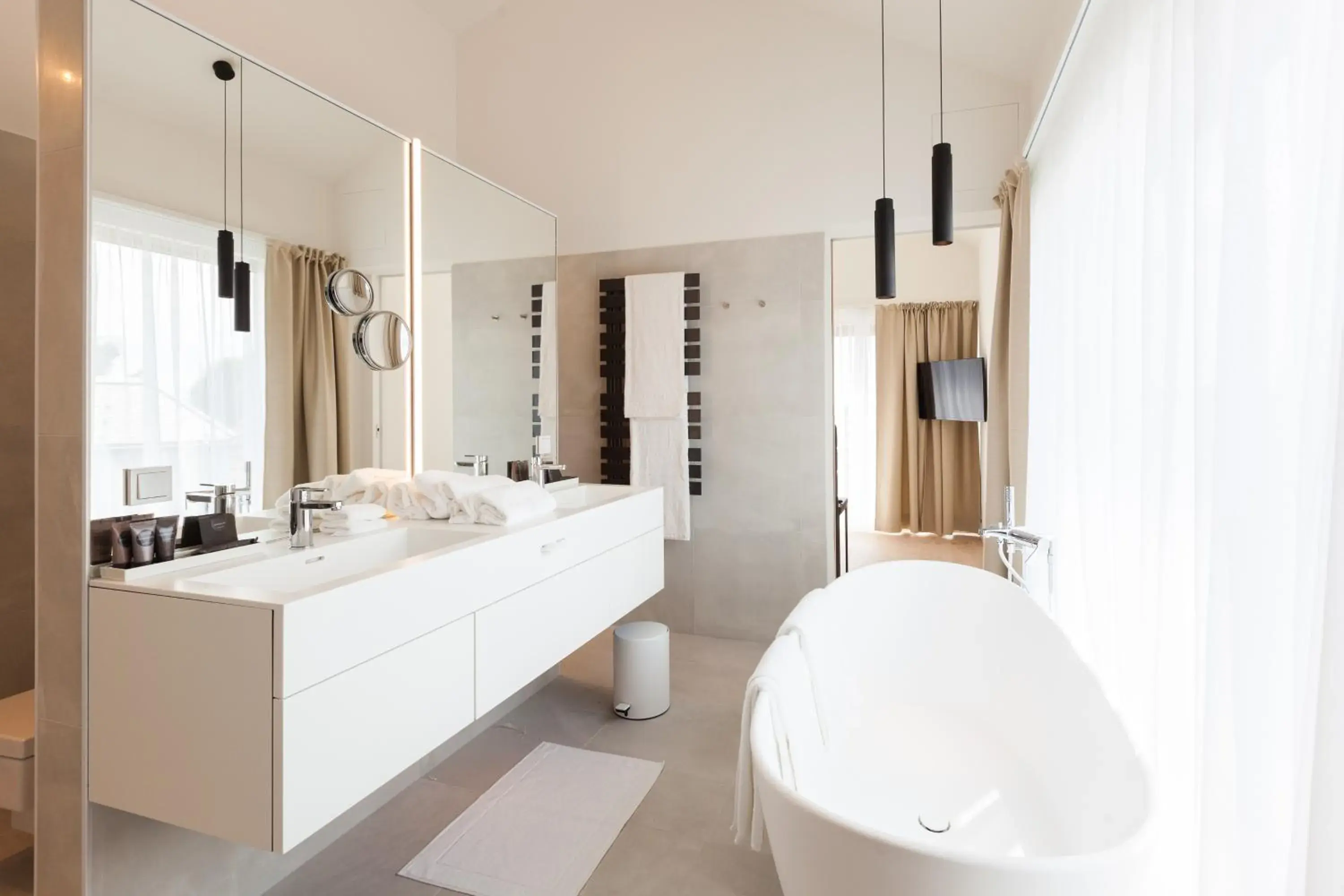 Two-Bedroom Suite in MÖRWALD Relais & Châteaux Hotel am Wagram Two-Bedroom Suite in MÖRWALD Relais & Châteaux Hotel am Wagram