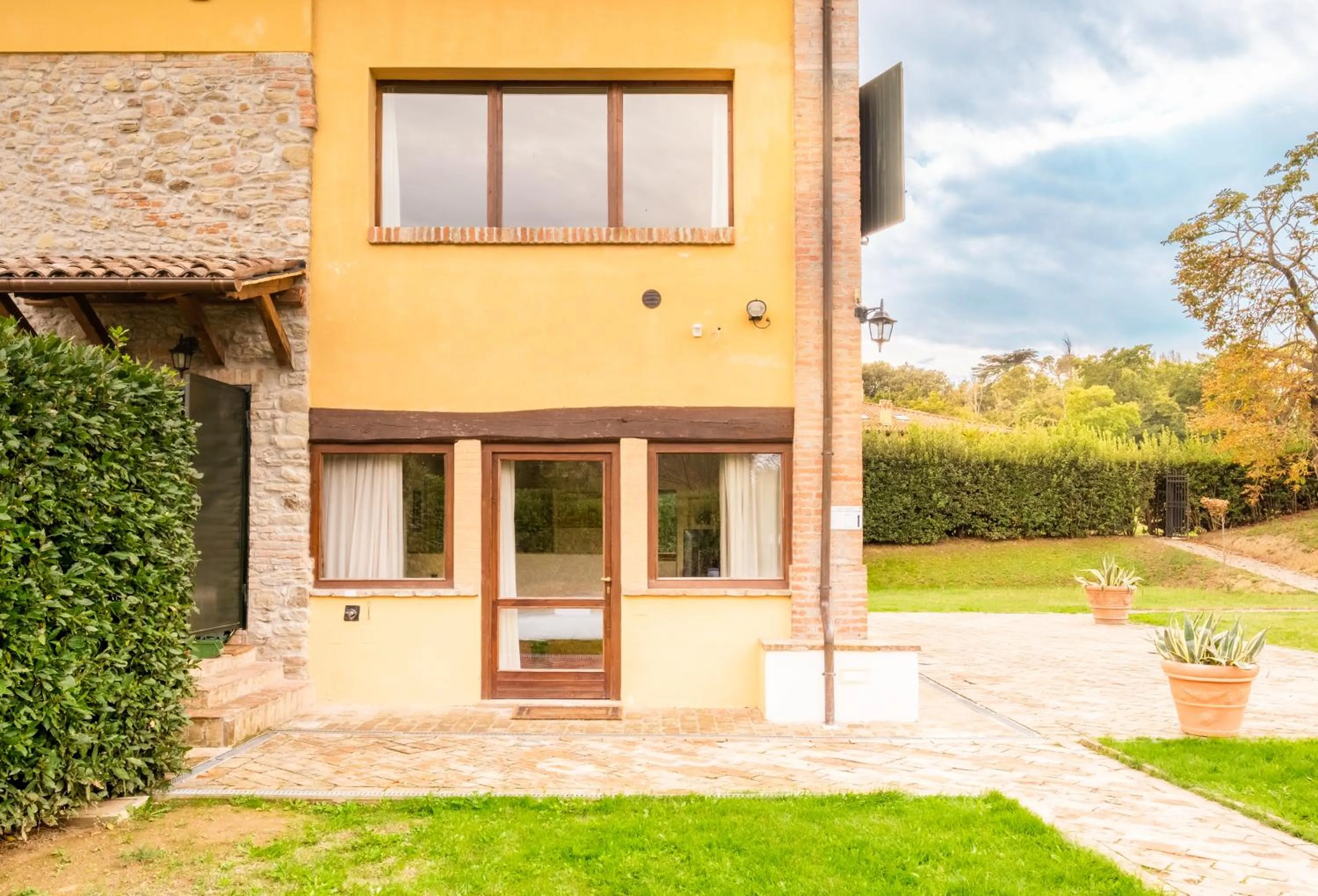 Property building in BolognaRoomscom - La Quercia