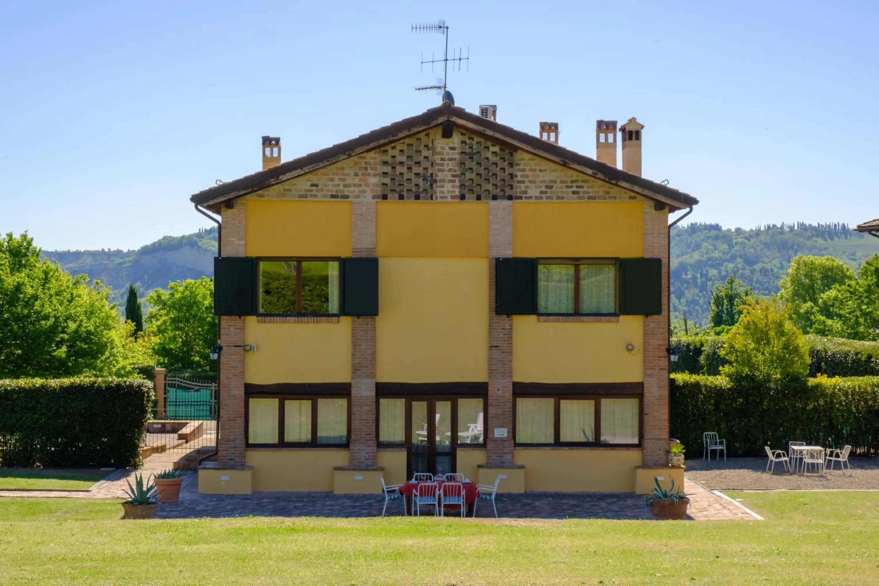Property building in BolognaRoomscom - La Quercia