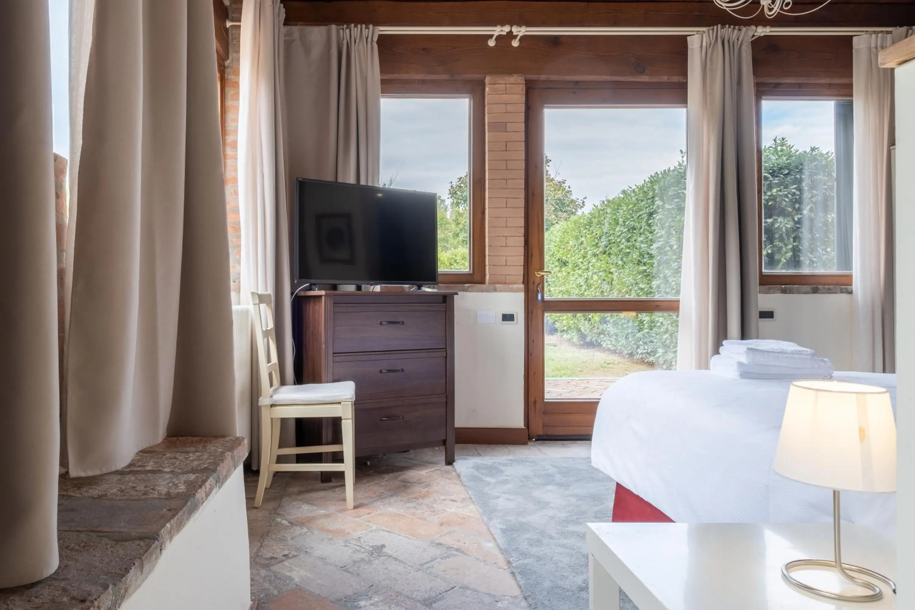 Bedroom, Bed in BolognaRoomscom - La Quercia