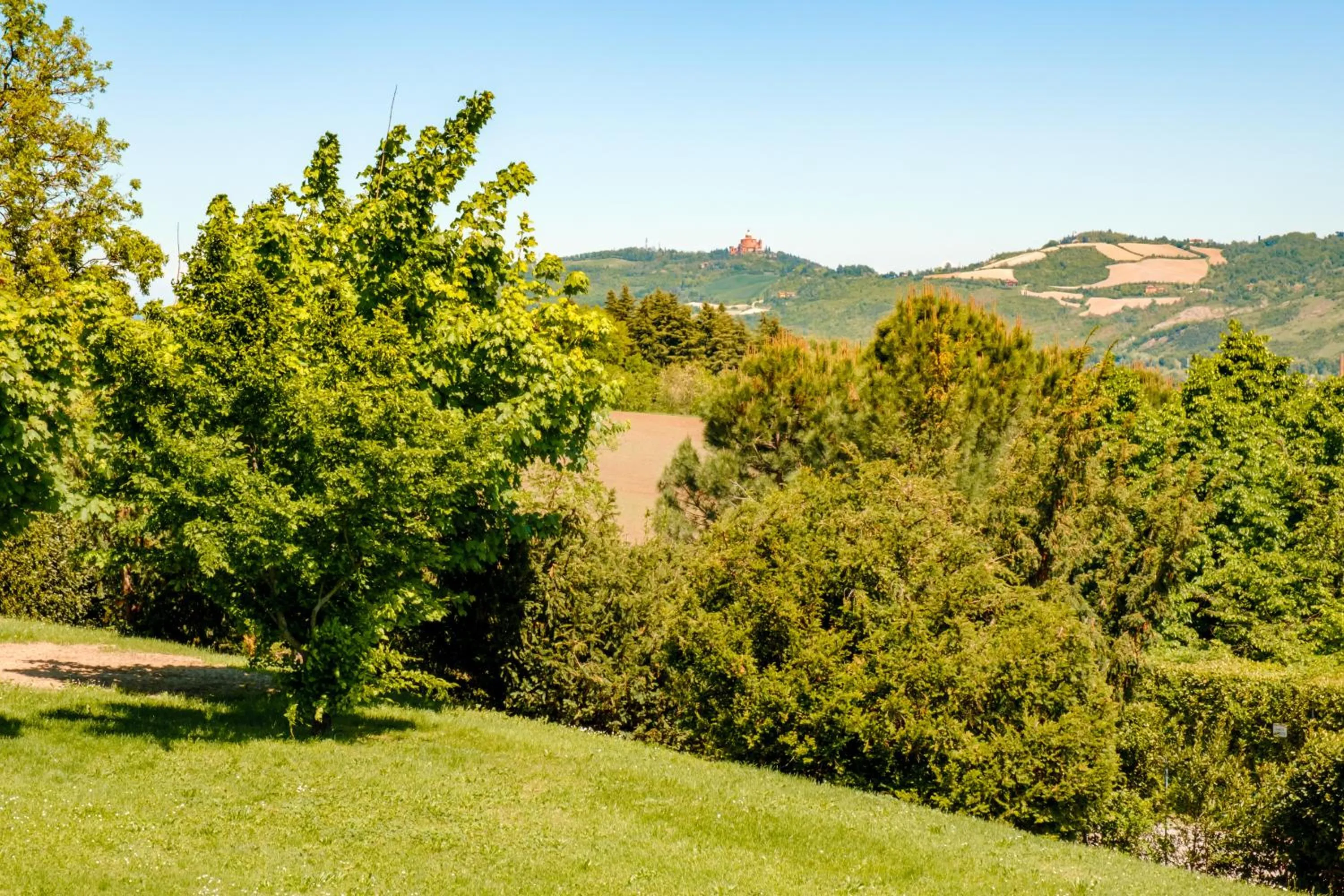Natural landscape in BolognaRoomscom - La Quercia