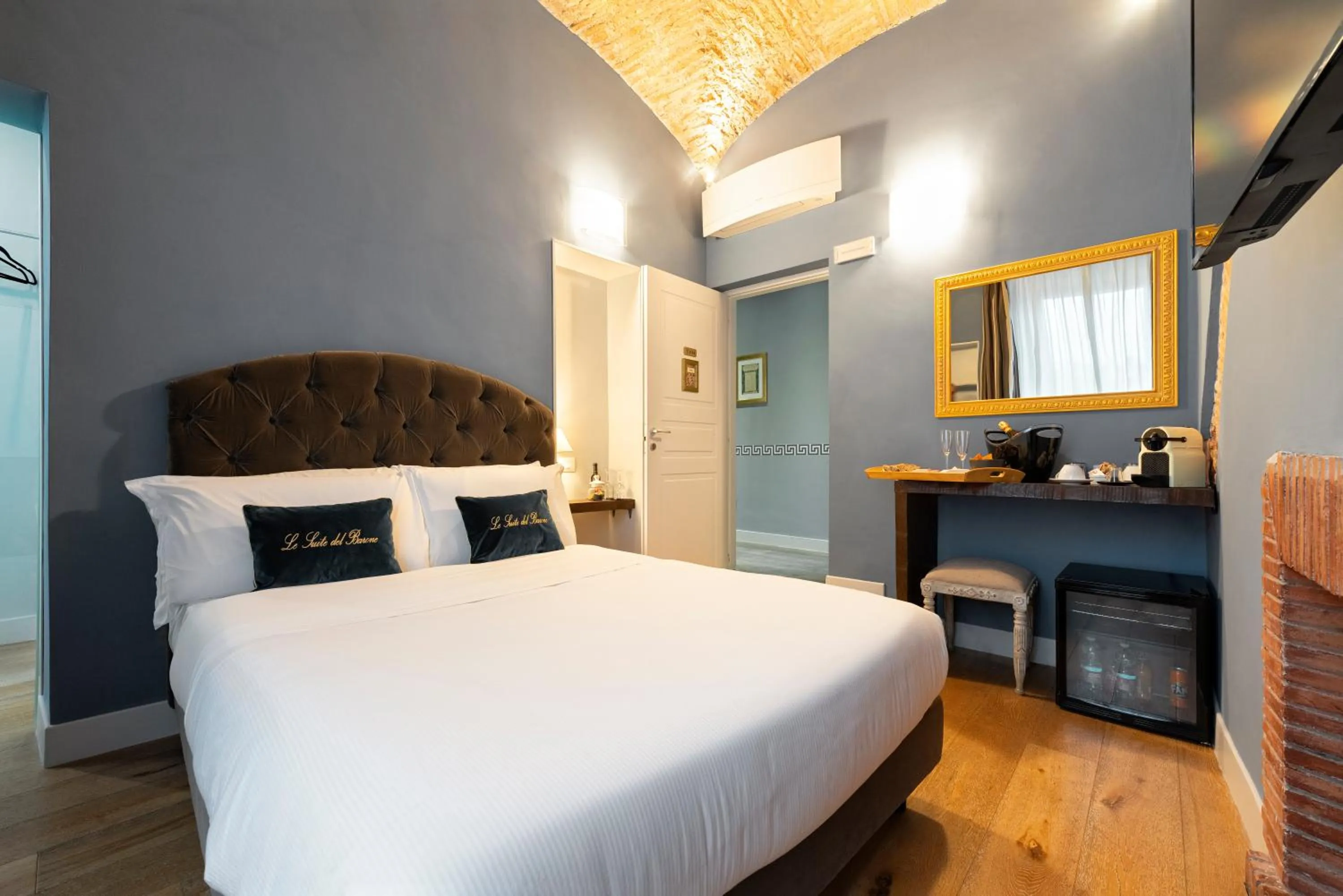 Bedroom, Bed in Le Suite del Barone