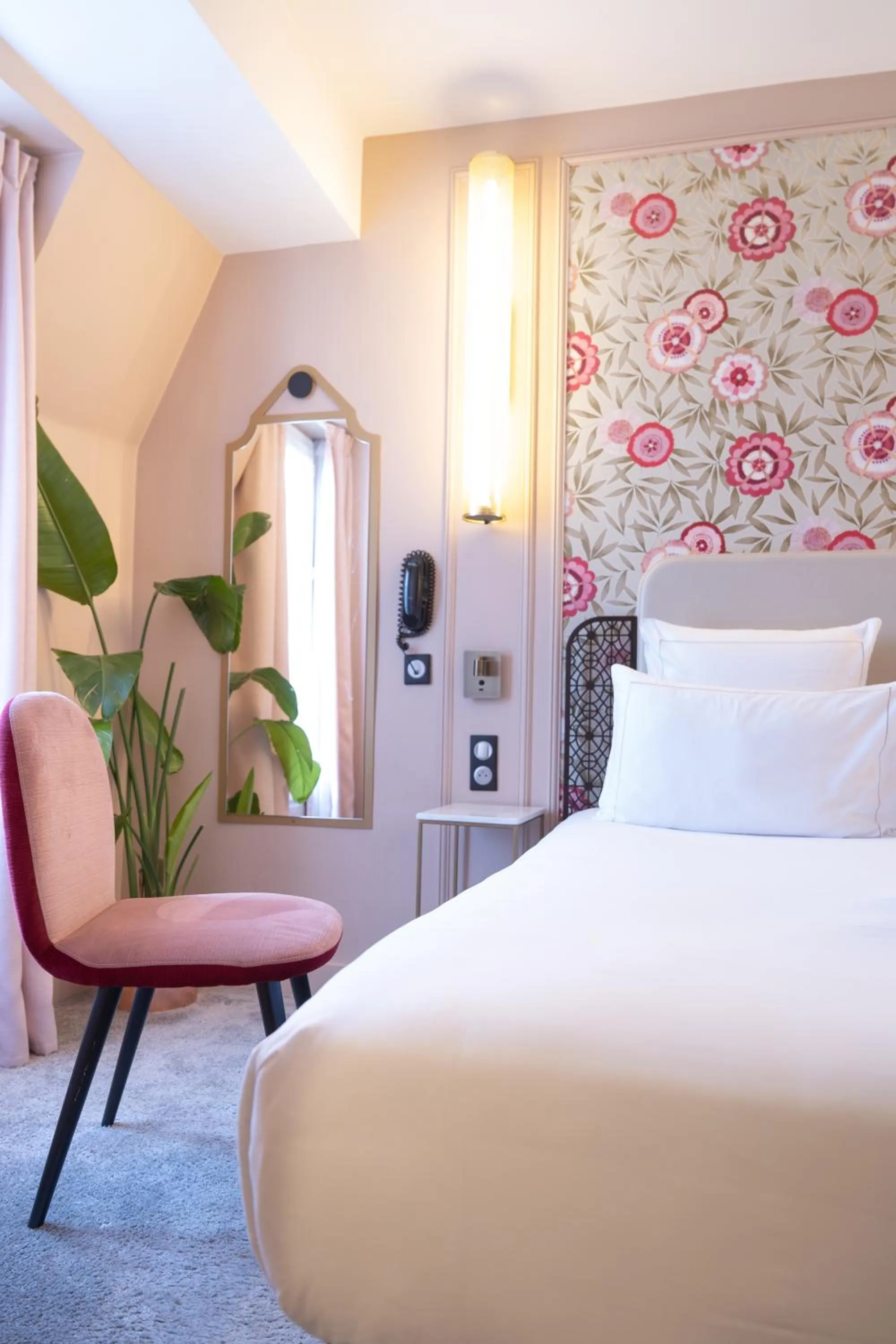 Bed in ELSA, Hôtel Paris