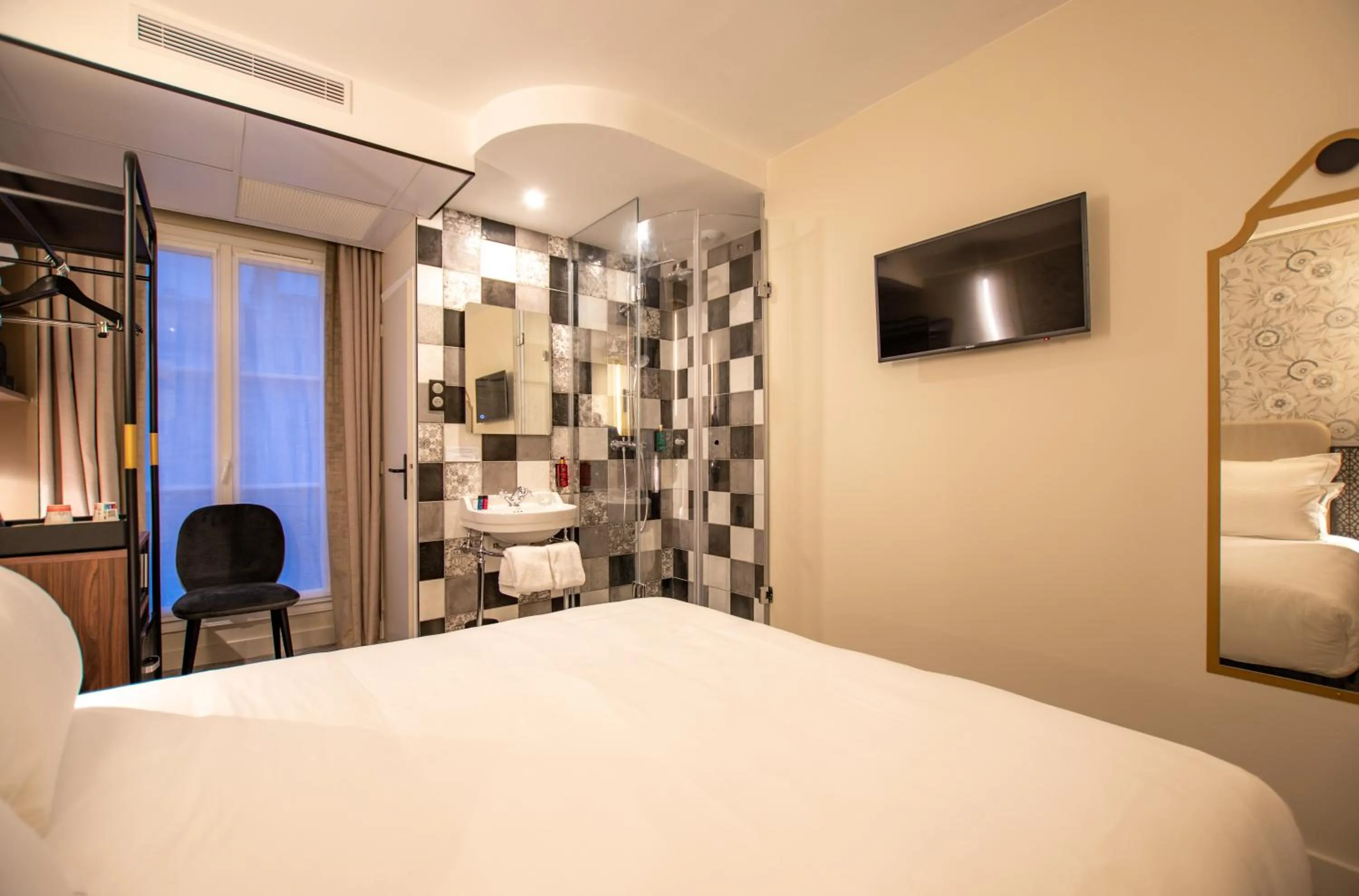 Bed in ELSA, Hôtel Paris