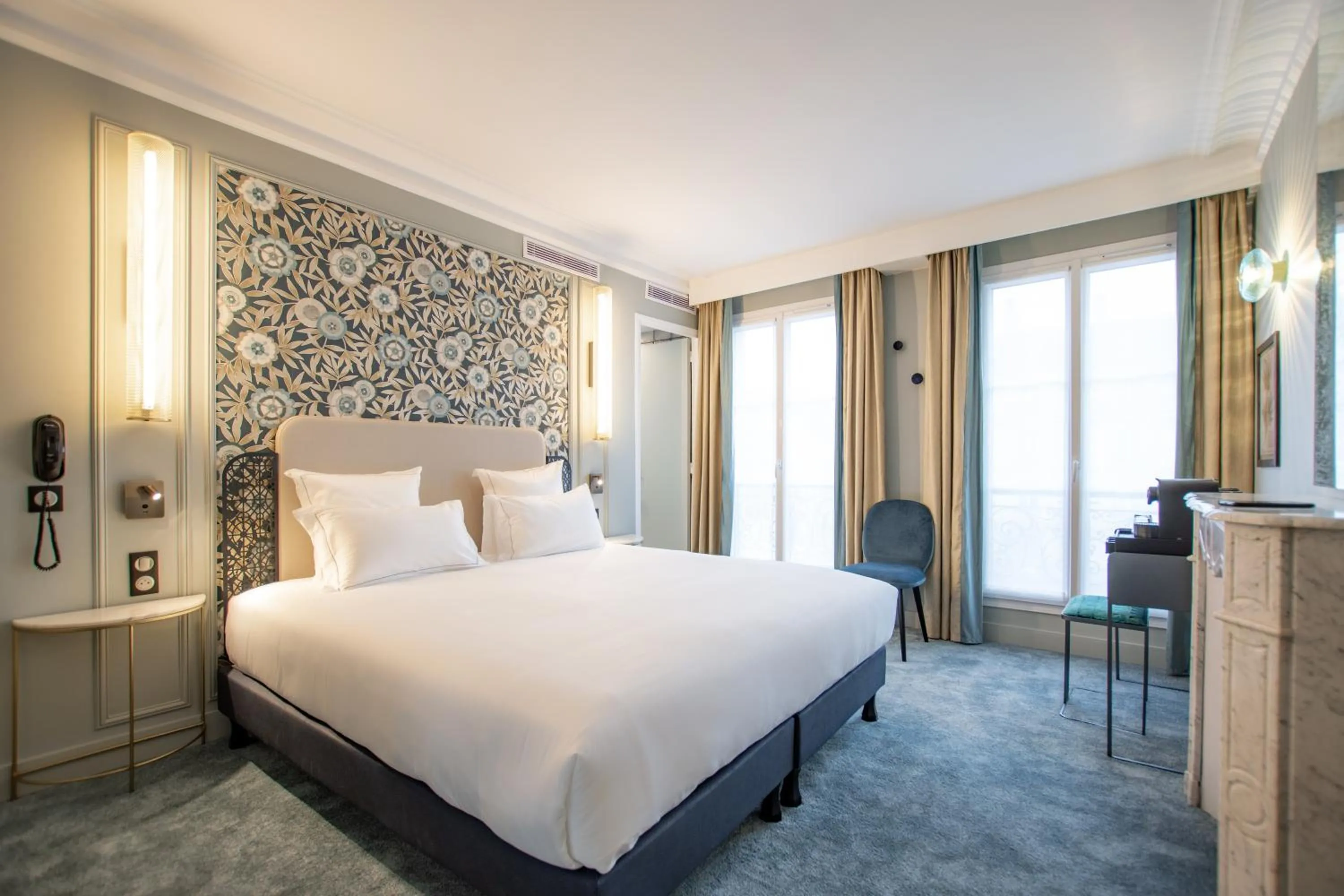 Bed in ELSA, Hôtel Paris