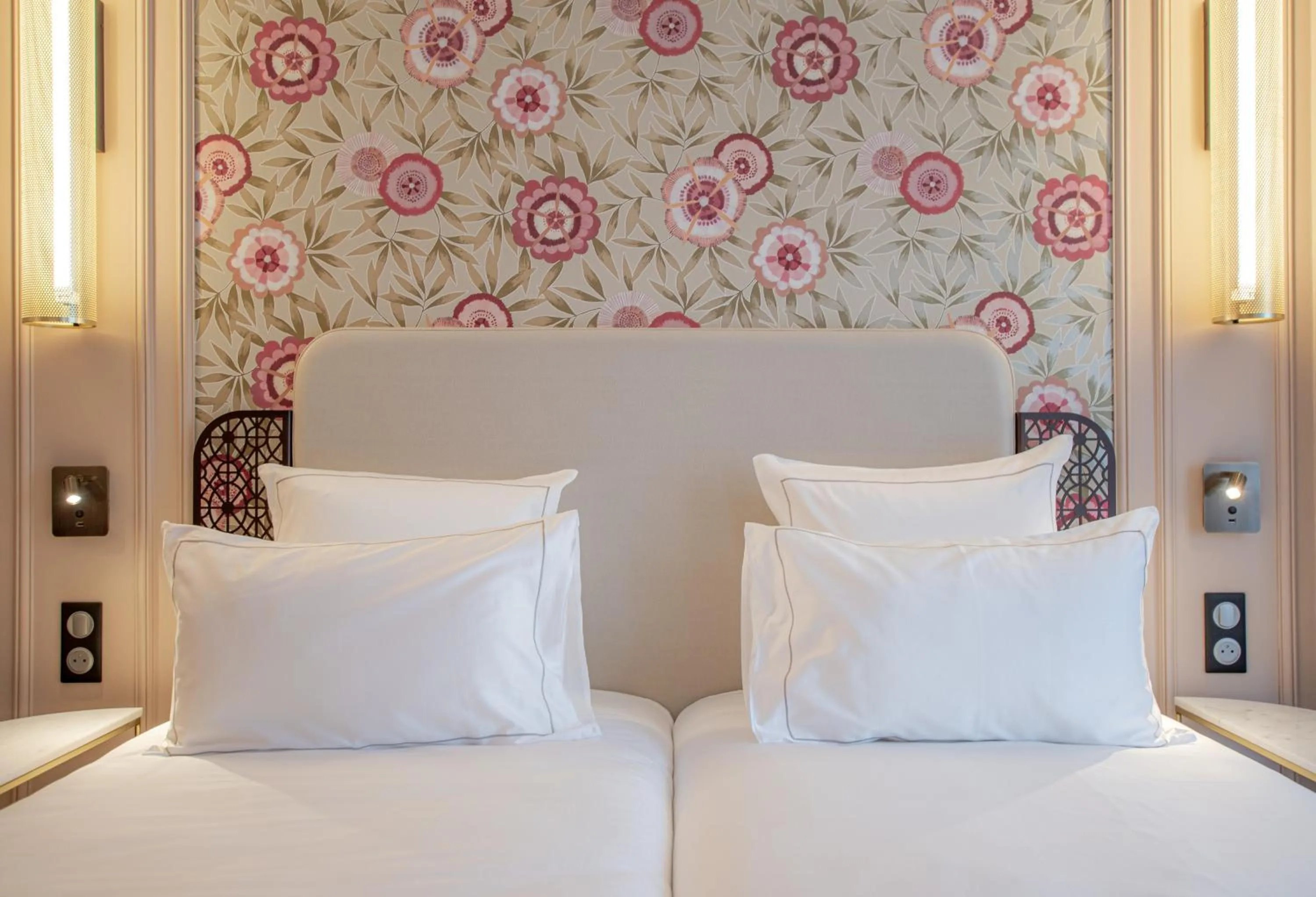 Bed in ELSA, Hôtel Paris