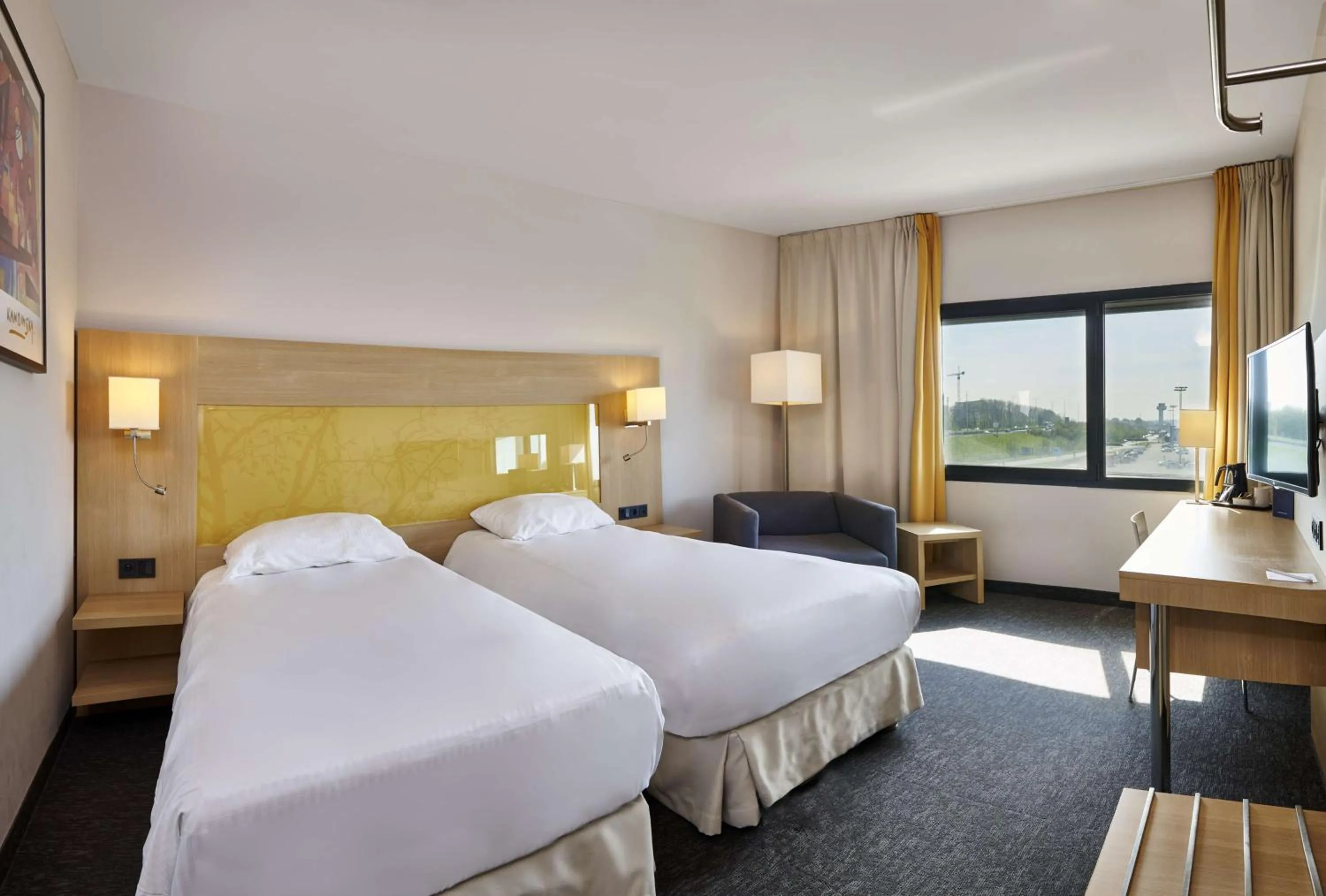 Bedroom, Bed in Park Inn by Radisson Liege Airport