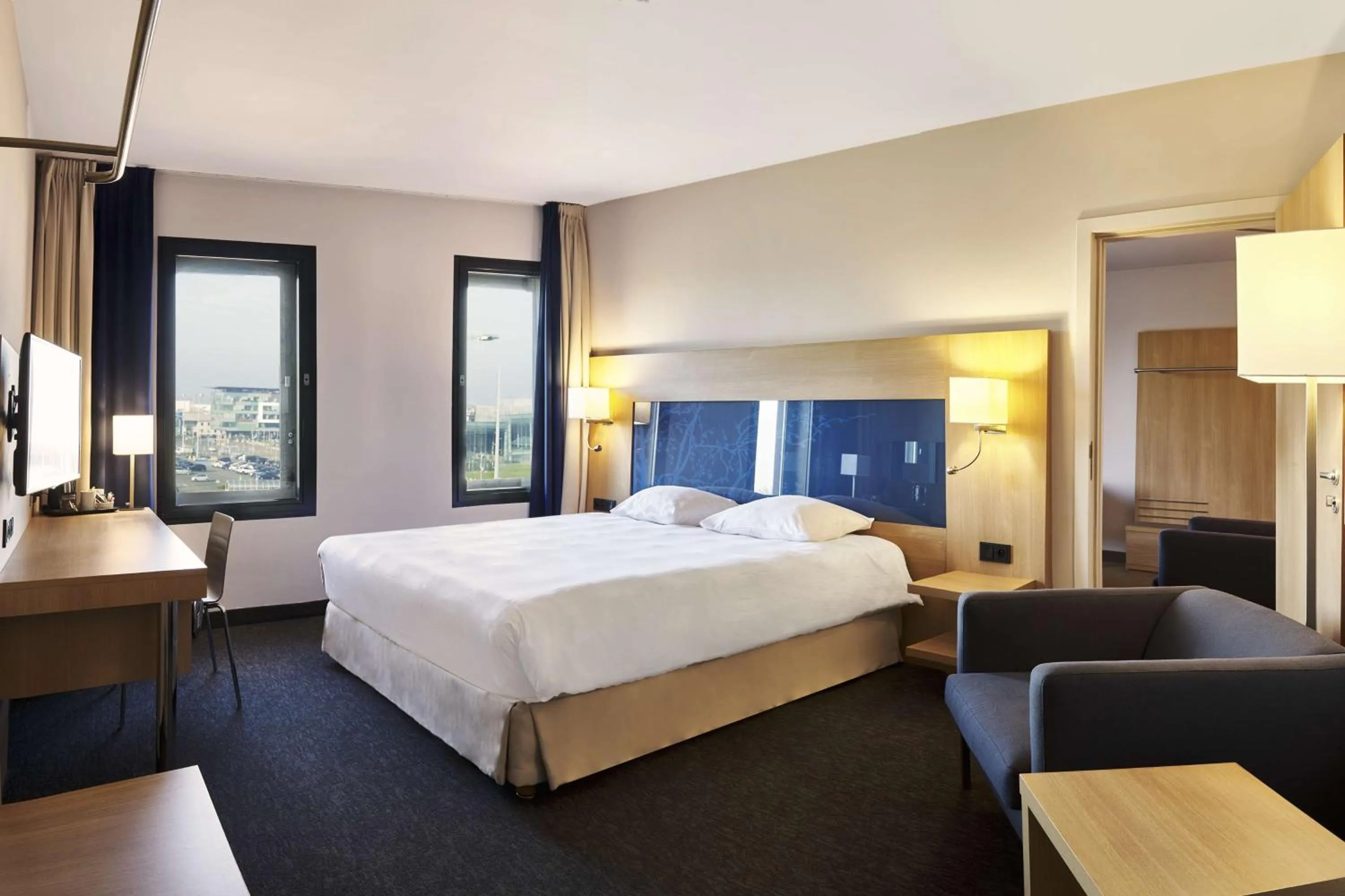 Bedroom, Bed in Park Inn by Radisson Liege Airport