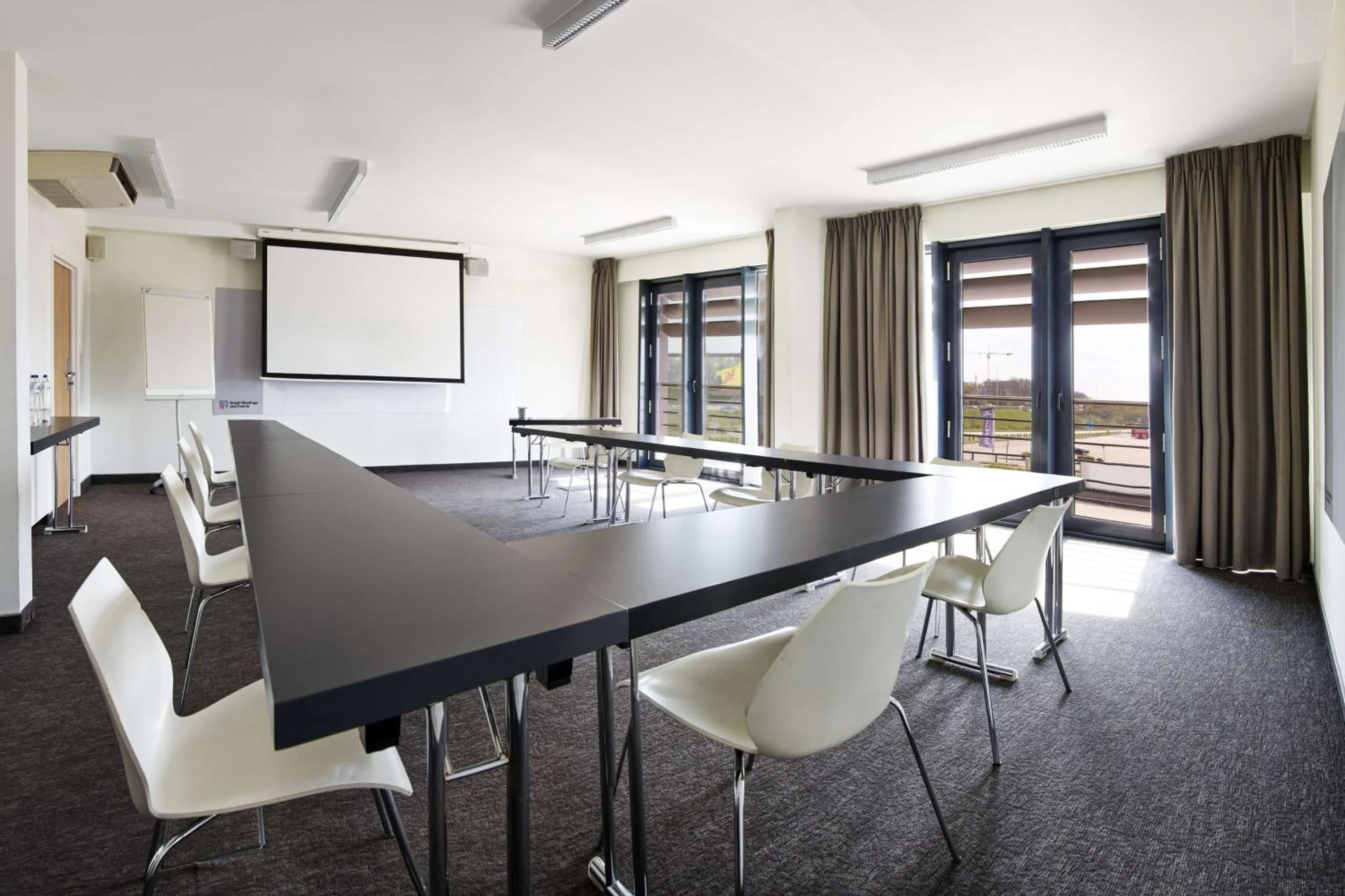 Meeting/conference room in Park Inn by Radisson Liege Airport