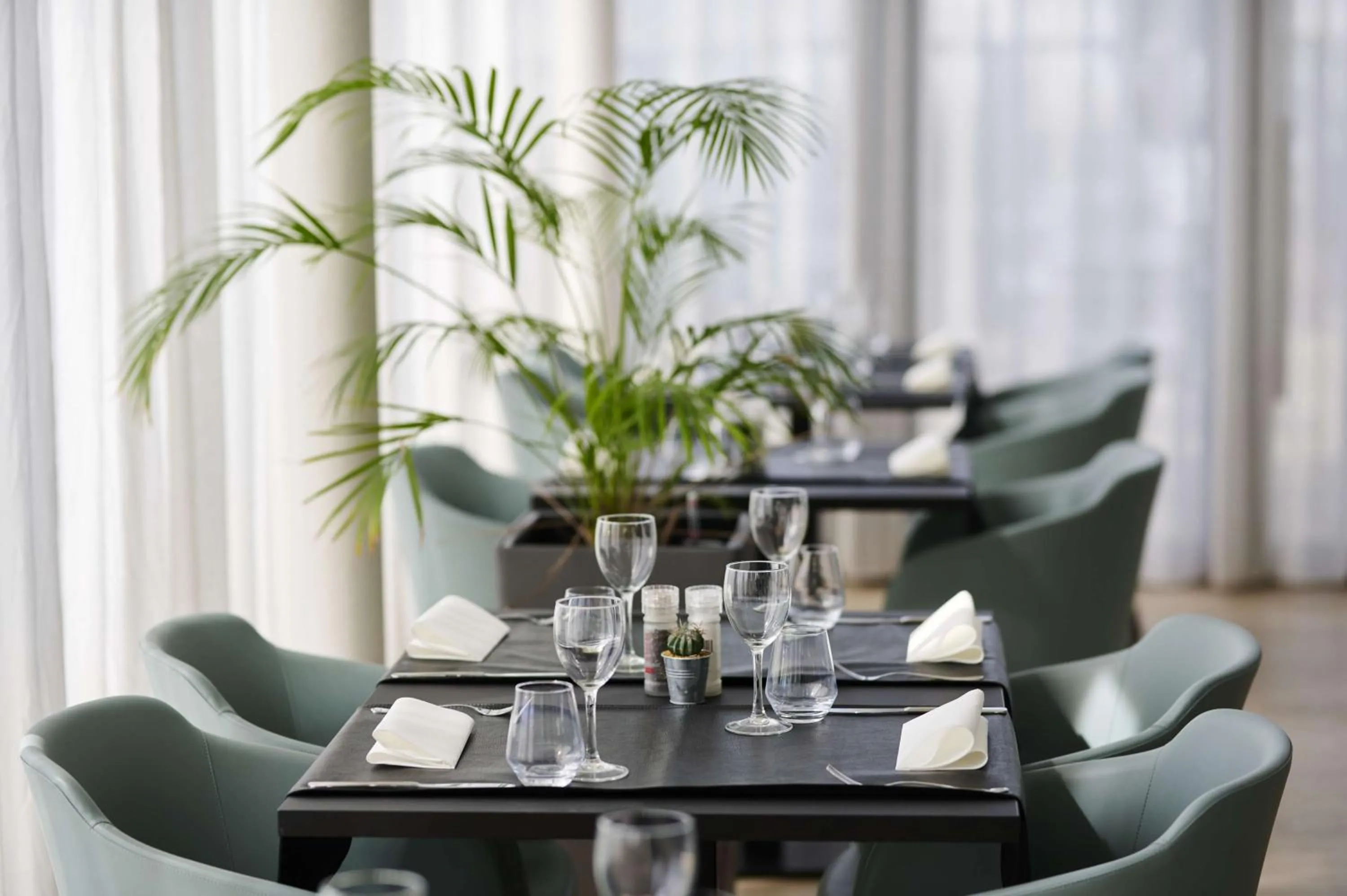 Restaurant/places to eat in Park Inn by Radisson Liege Airport