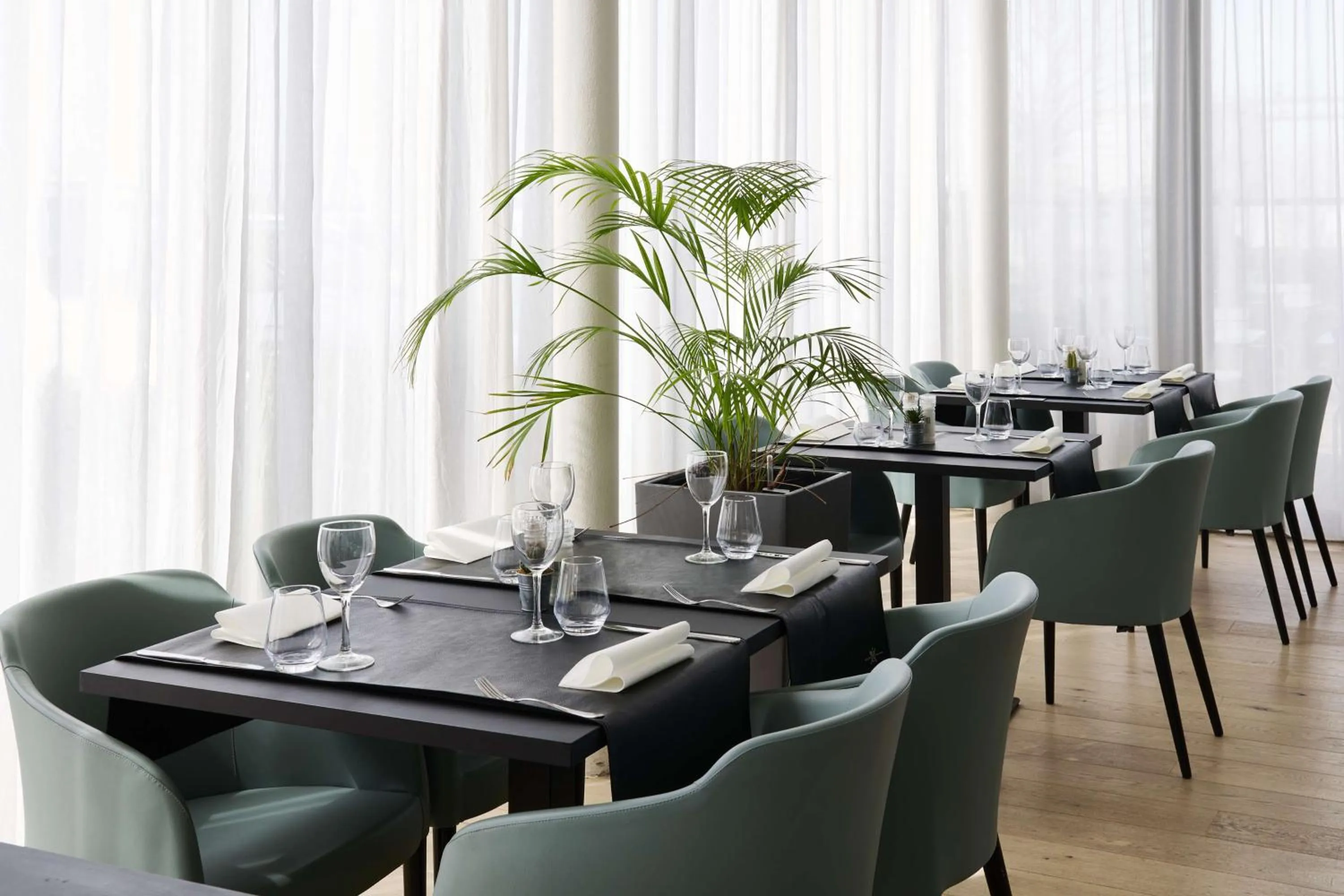 Restaurant/places to eat in Park Inn by Radisson Liege Airport