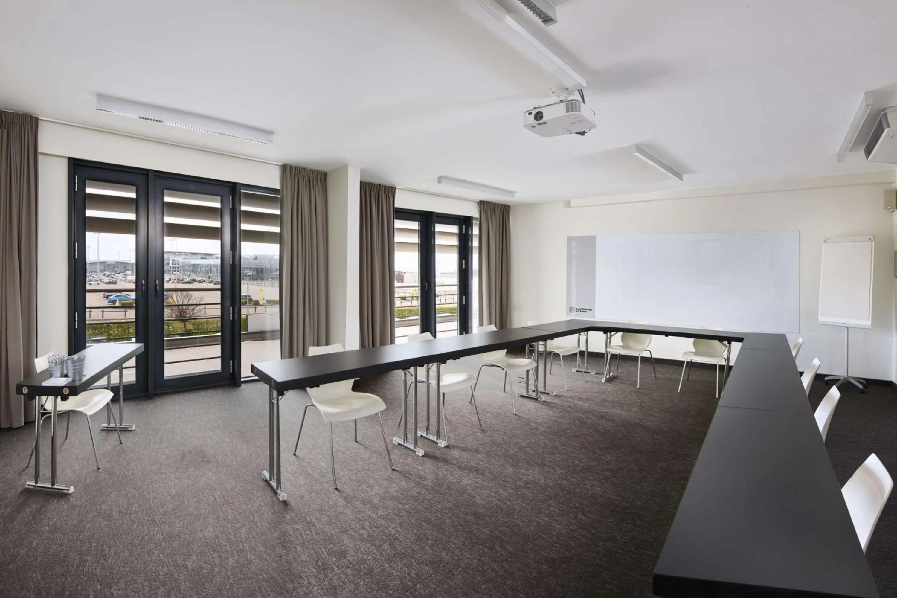 Meeting/conference room in Park Inn by Radisson Liege Airport