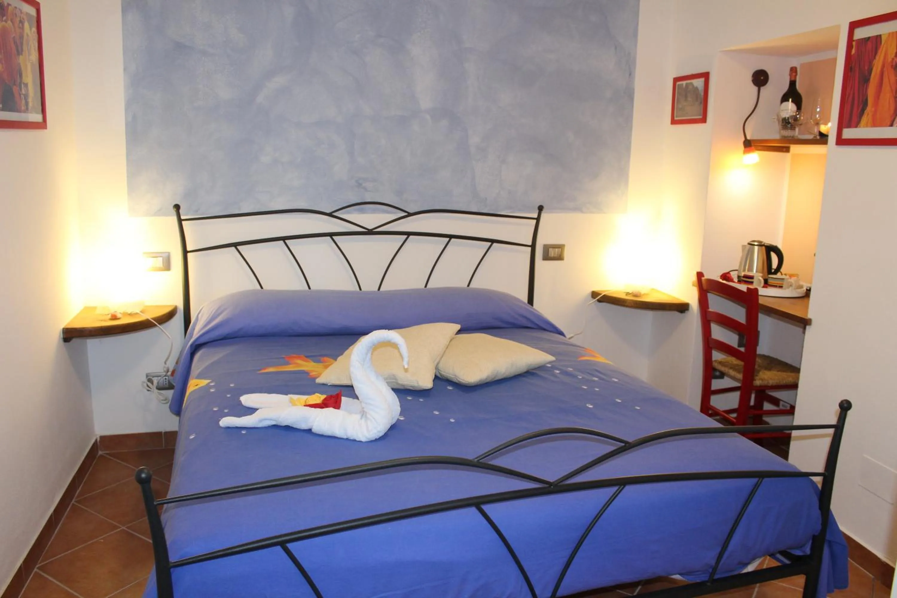 Photo of the whole room, Bed in Pietra Di Mare