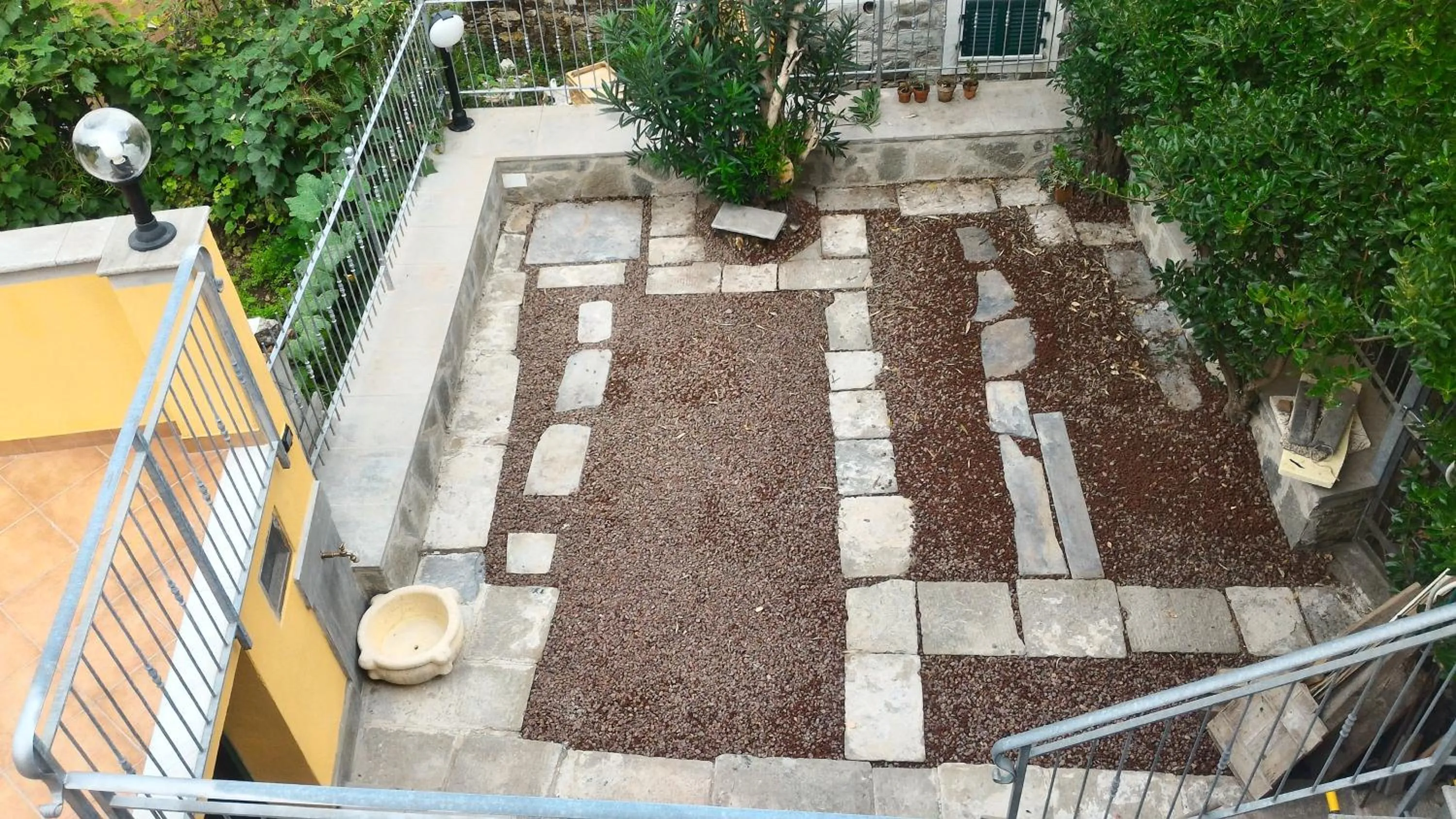 Garden in Pietra Di Mare