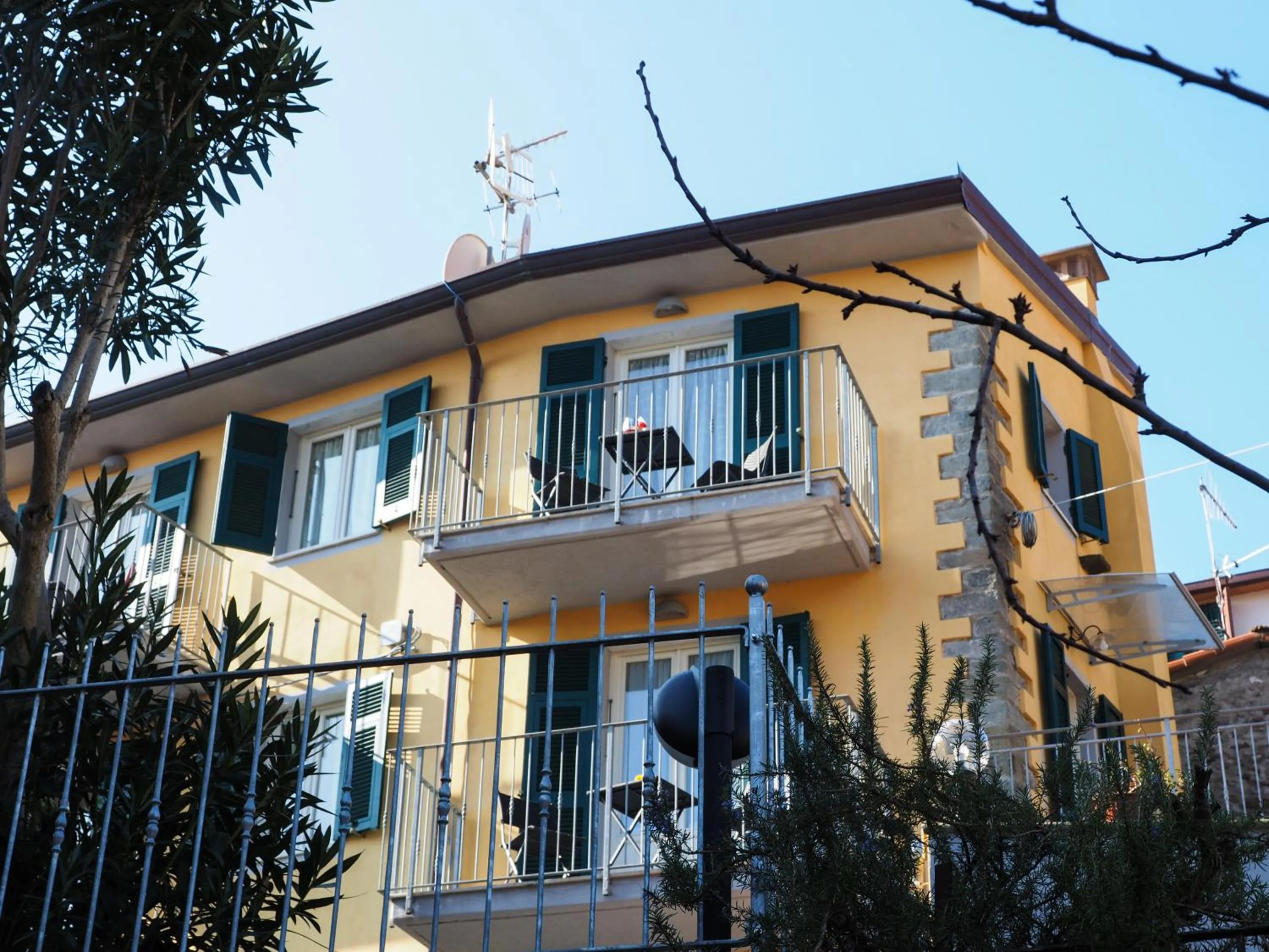 Property building in Pietra Di Mare
