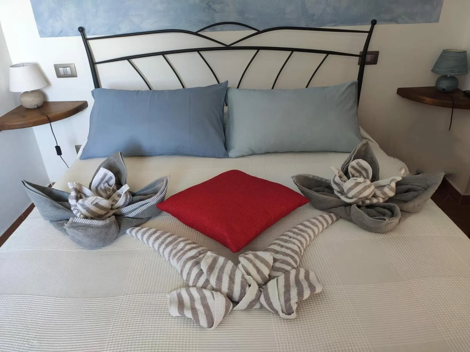 Bed in Pietra Di Mare