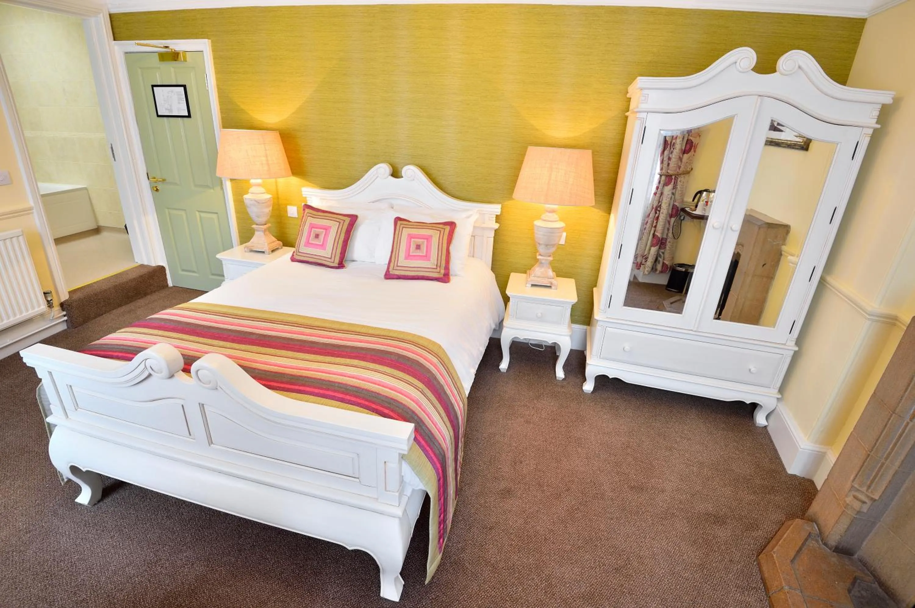 King Room in The George Hotel