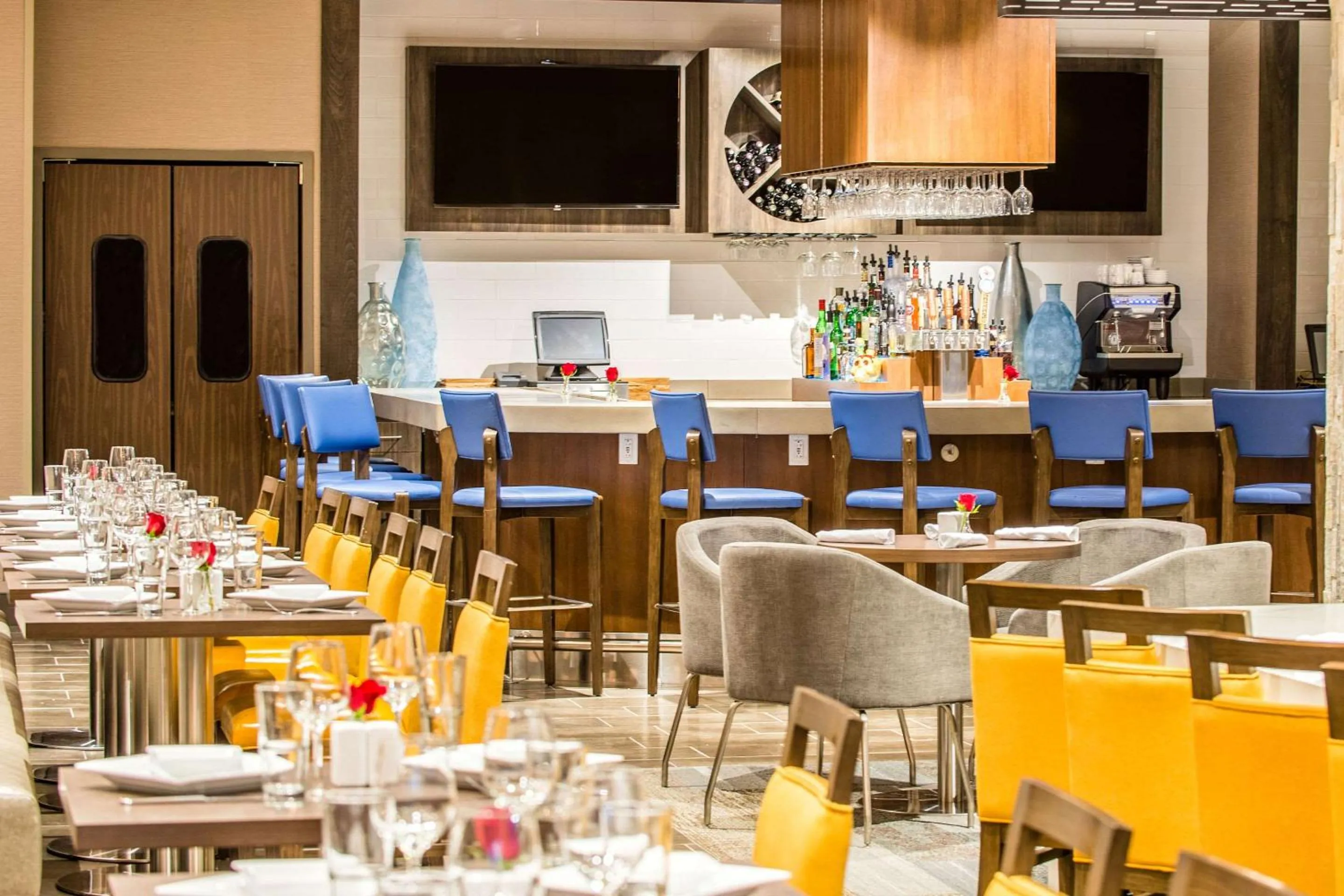 Restaurant/places to eat in Cambria Hotel McAllen Convention Center