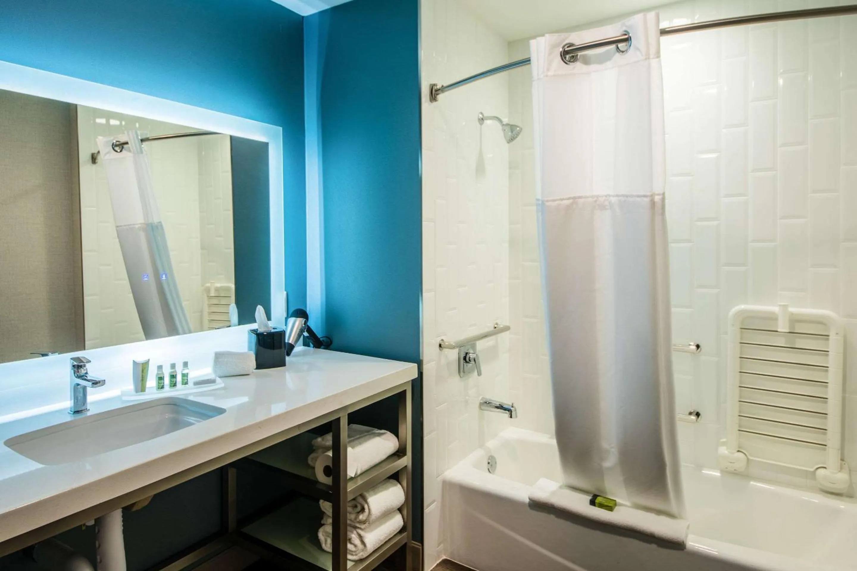 Bedroom in Cambria Hotel McAllen Convention Center