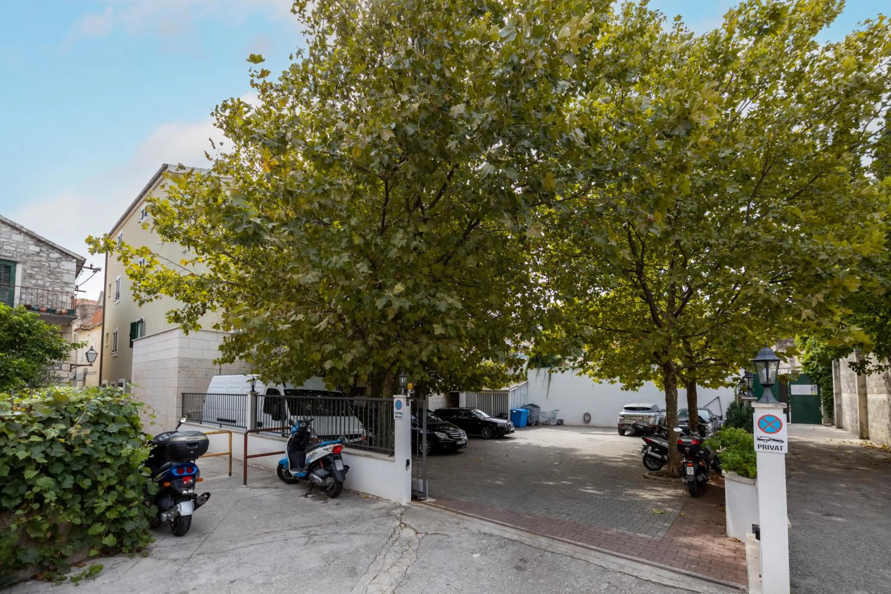 Parking in Villa Riva