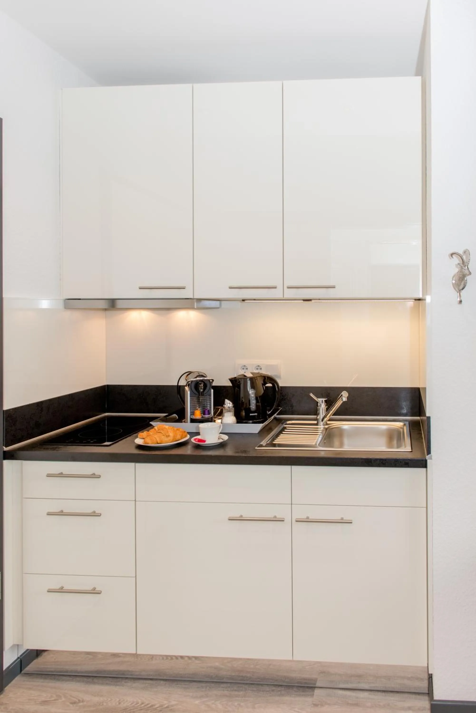 Kitchen or kitchenette in Design-Apartments by Ulrike Horster