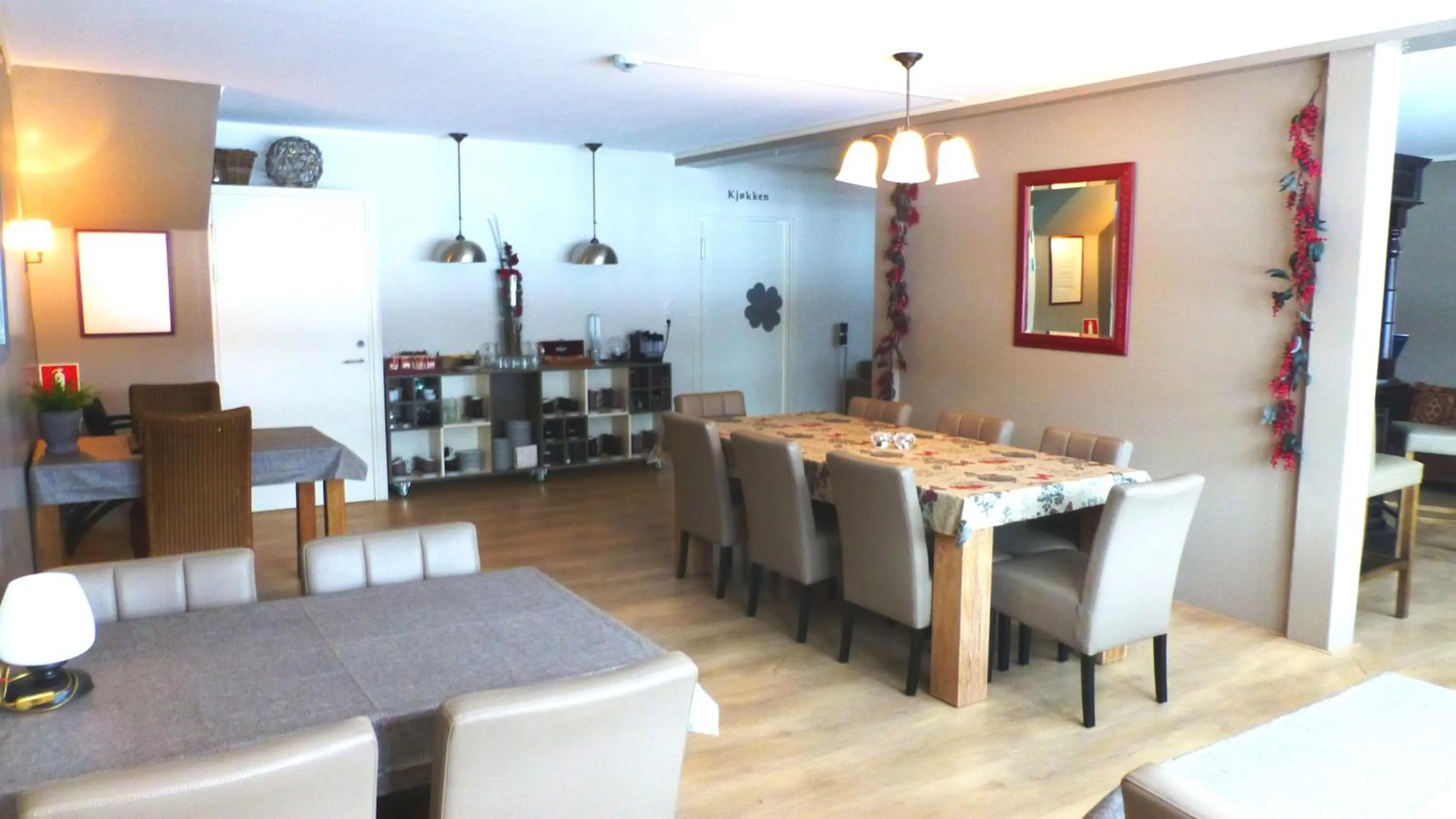 Restaurant/places to eat in Løvheim Gjestehus - Anneks