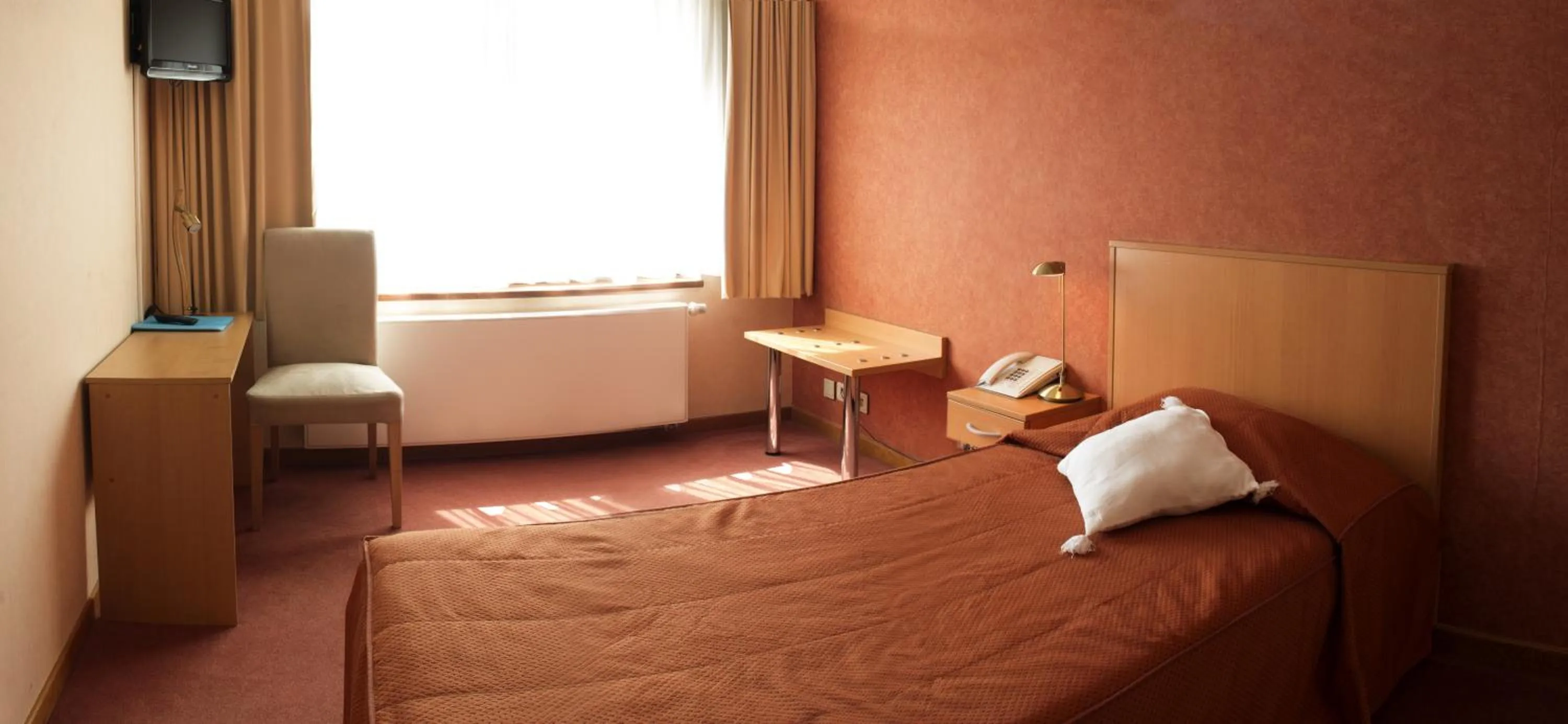 Photo of the whole room, Bed in Le Relais Du Marquis