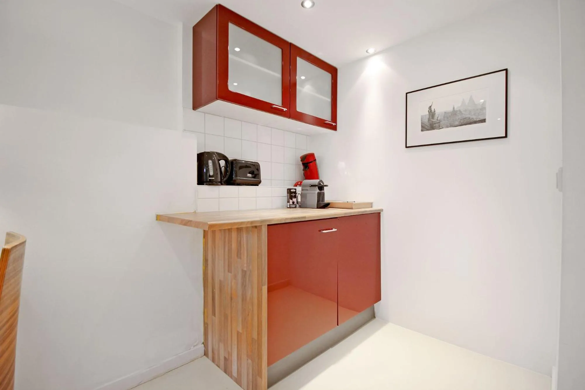 Kitchen or kitchenette in Romantic Jordaan Canalsuite near Anne Frank House